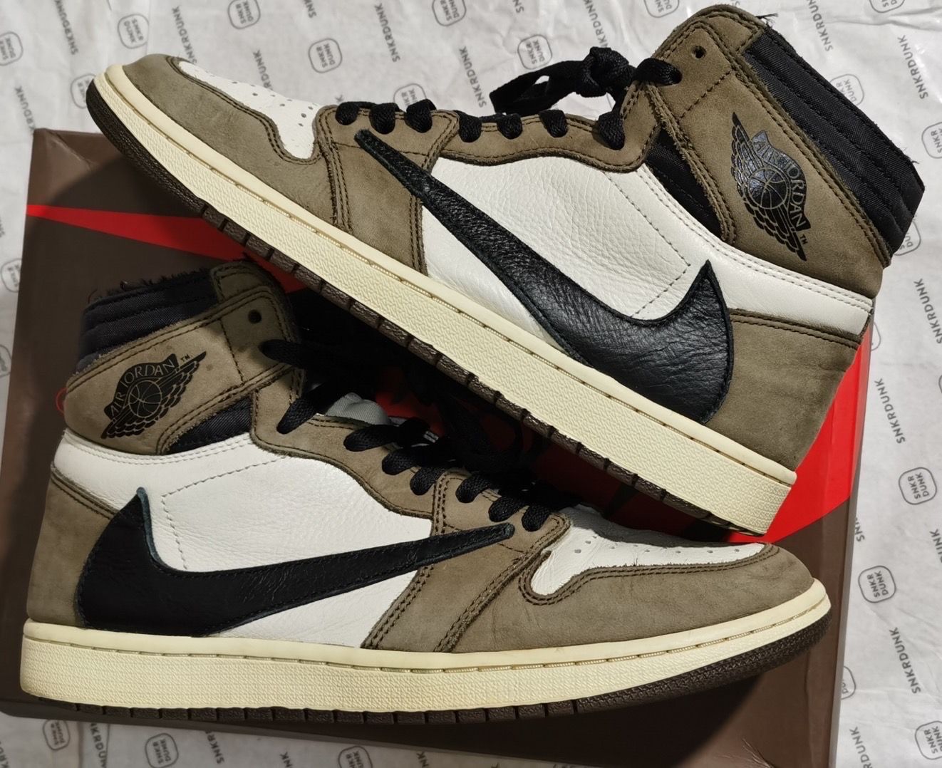Travis Scott × Nike Air Jordan 1 Retro High OG TS SP "Sail/Dark Mocha"