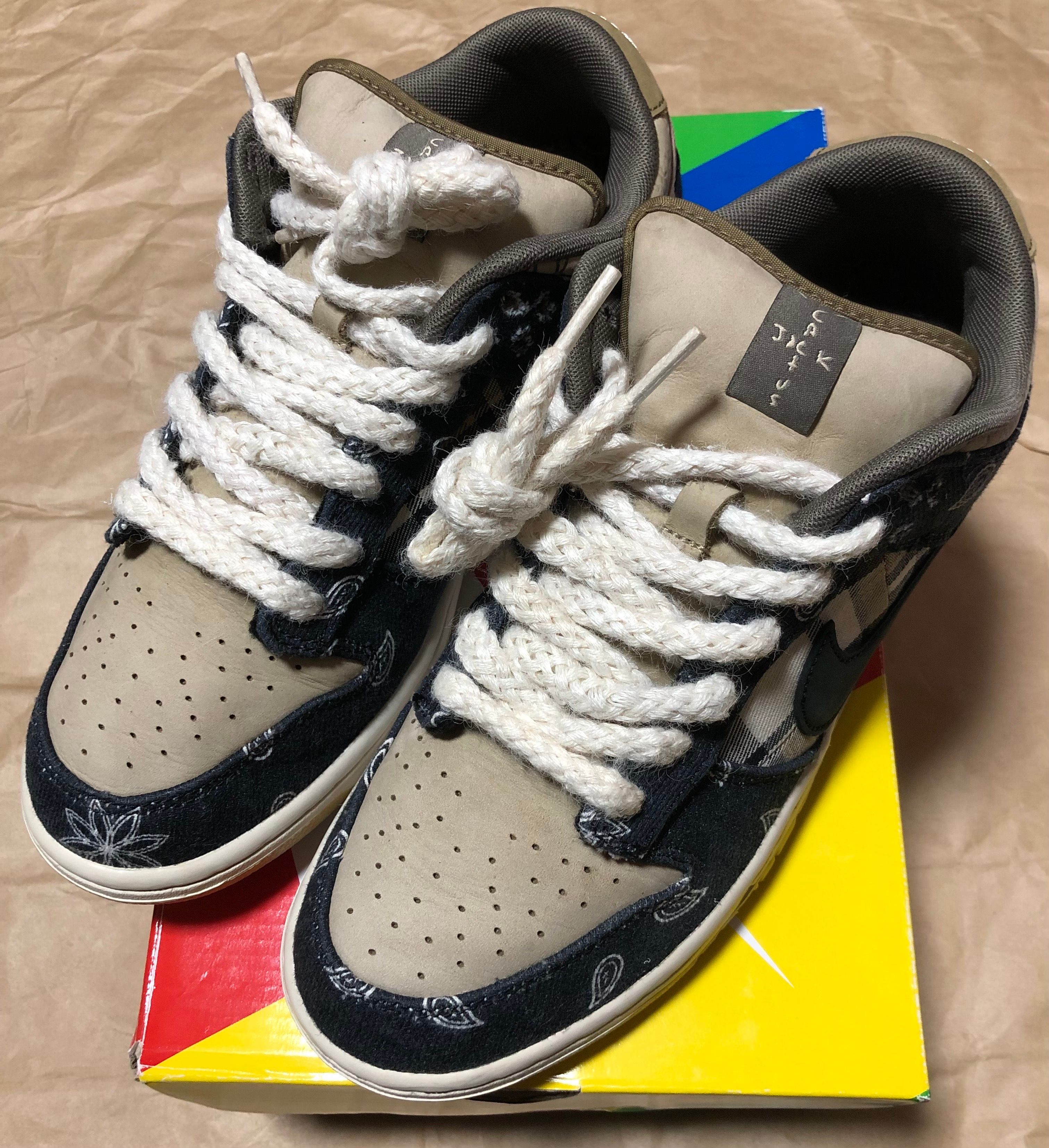 Travis Scott × Nike SB Dunk Low "Black/Parachute Beige"