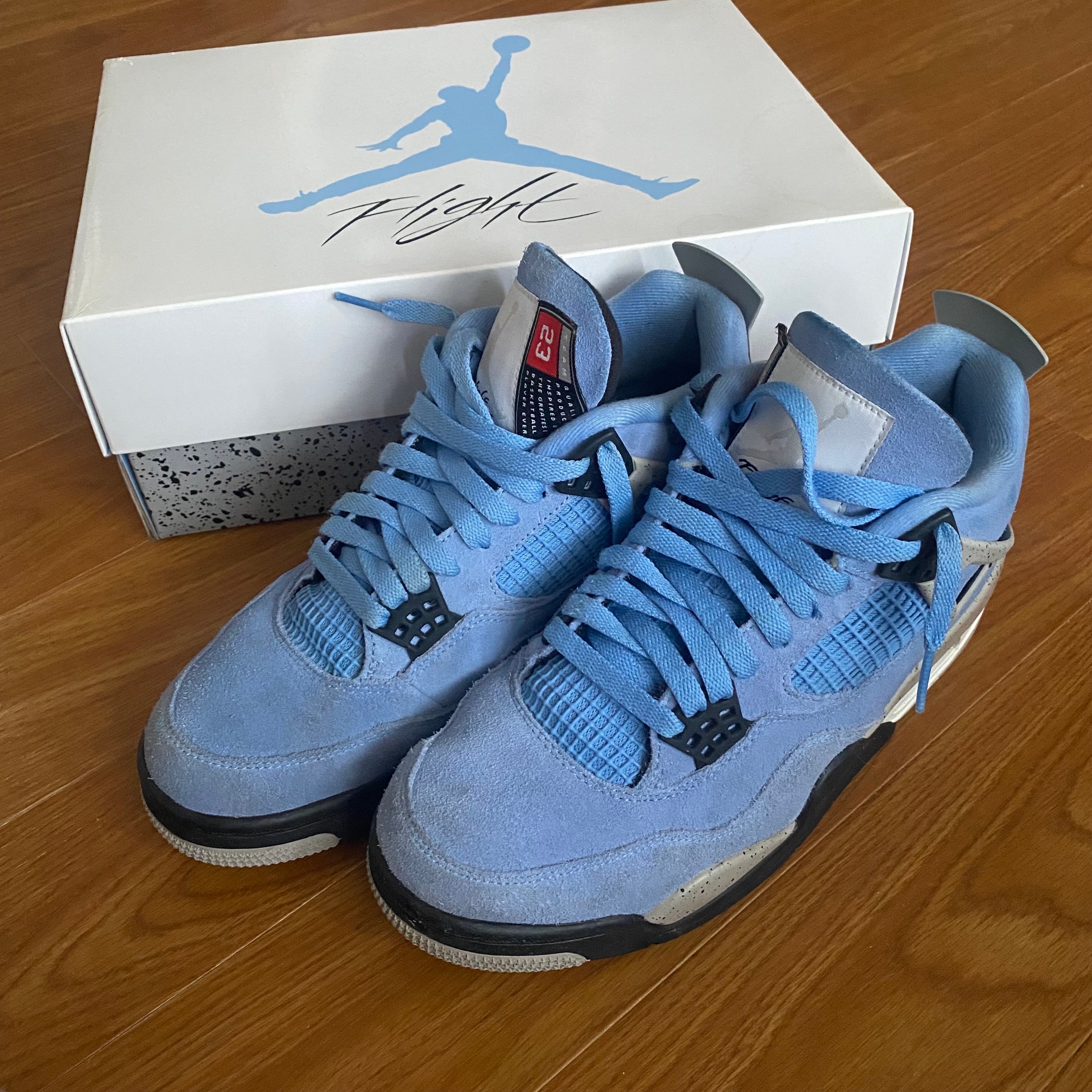Nike Air Jordan 4 "University Blue"