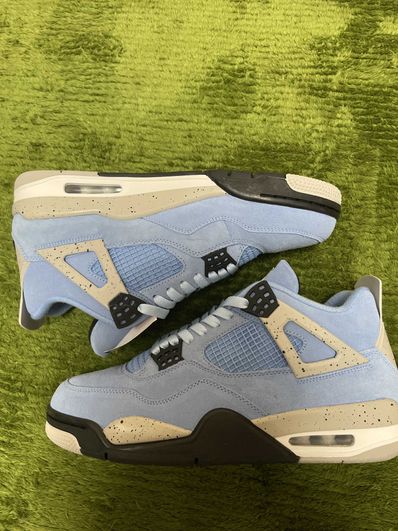 Nike Air Jordan 4 "University Blue"