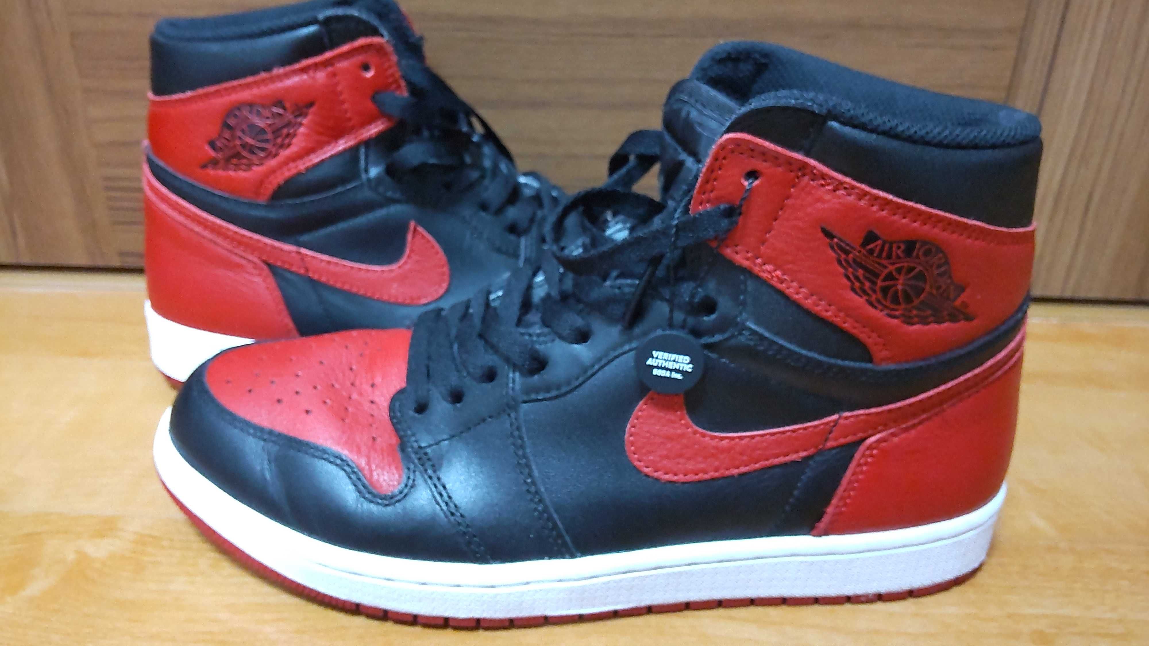 Nike Air Jordan 1 Retro High OG "Bred/Banned" (2016)