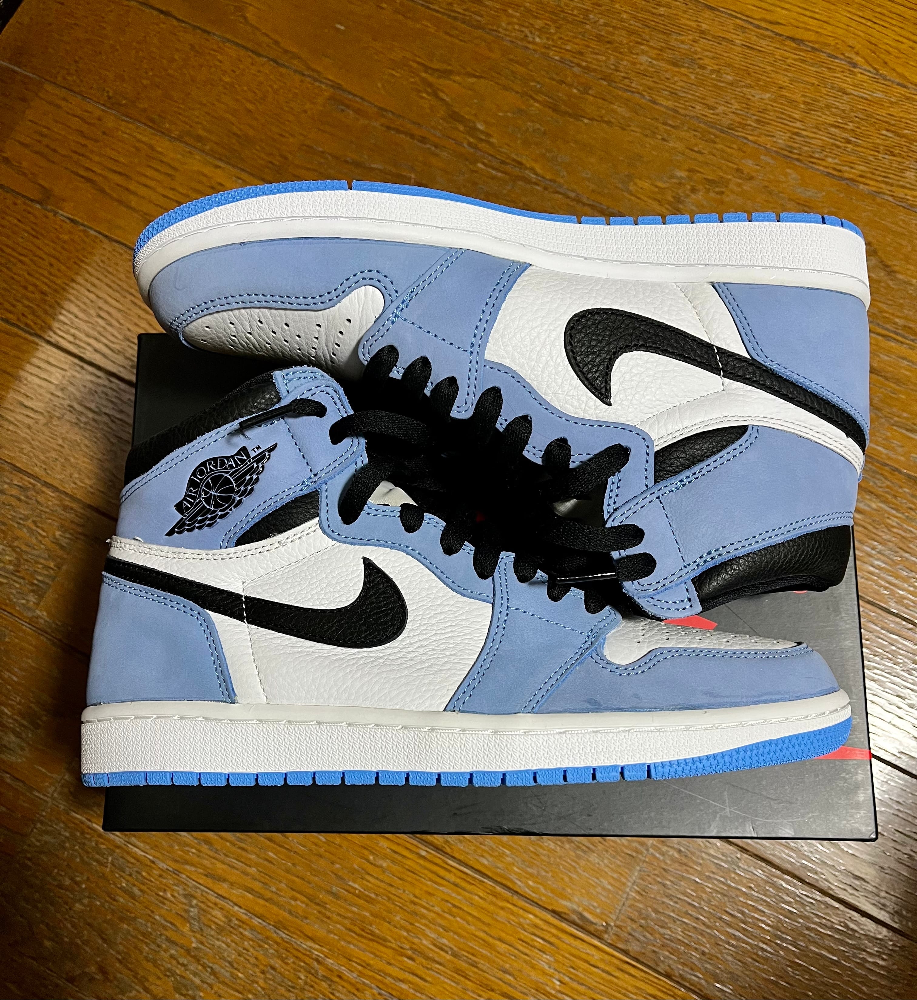Nike Air Jordan 1 High OG "University Blue"