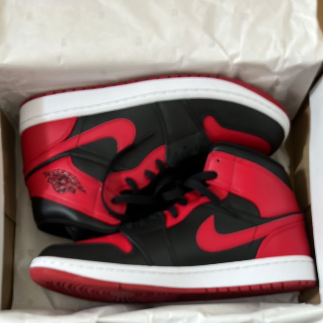 Nike Air Jordan 1 Mid "Bred"