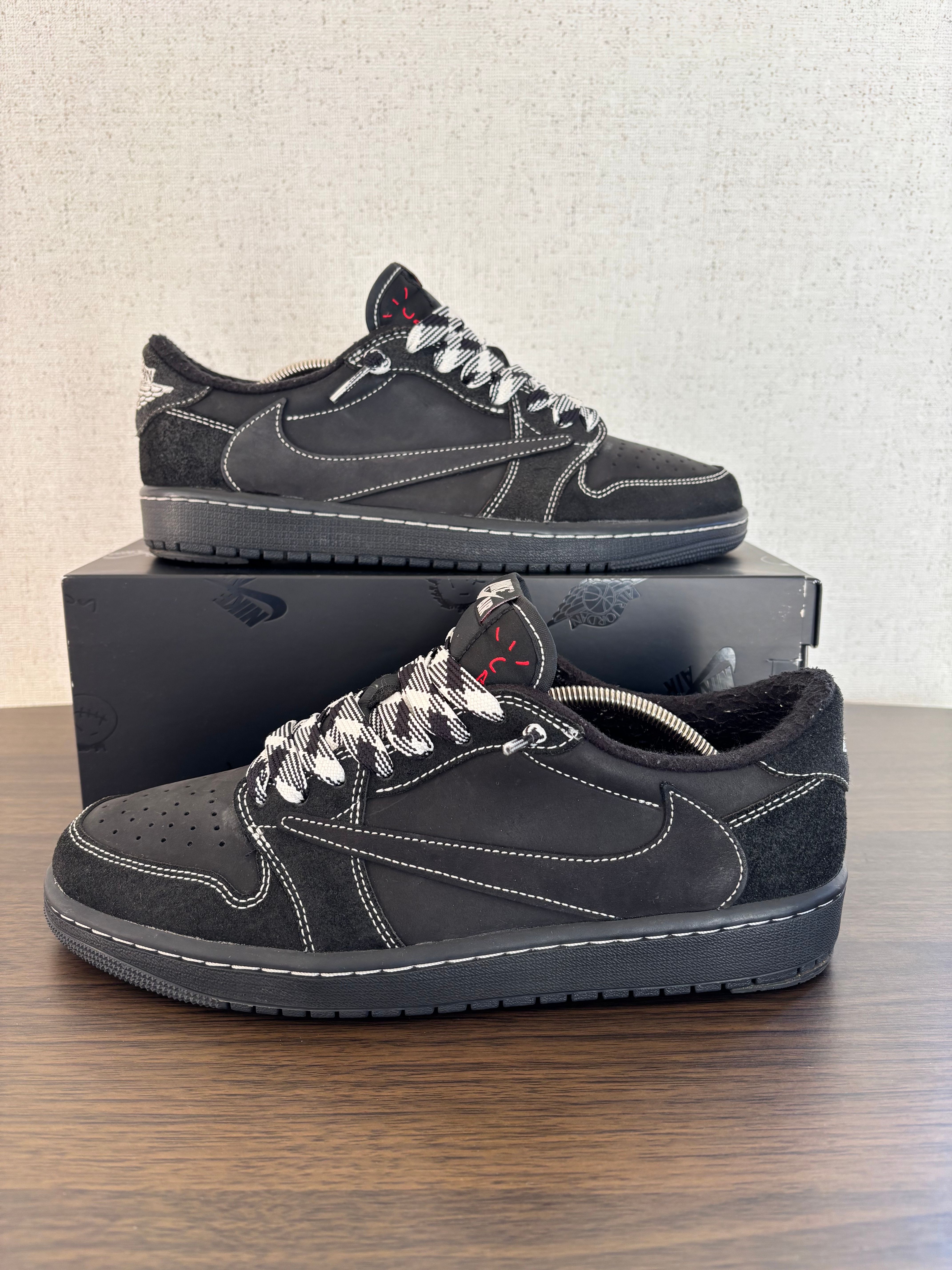 Travis Scott × Nike Air Jordan 1 Low OG SP "Black Phantom"