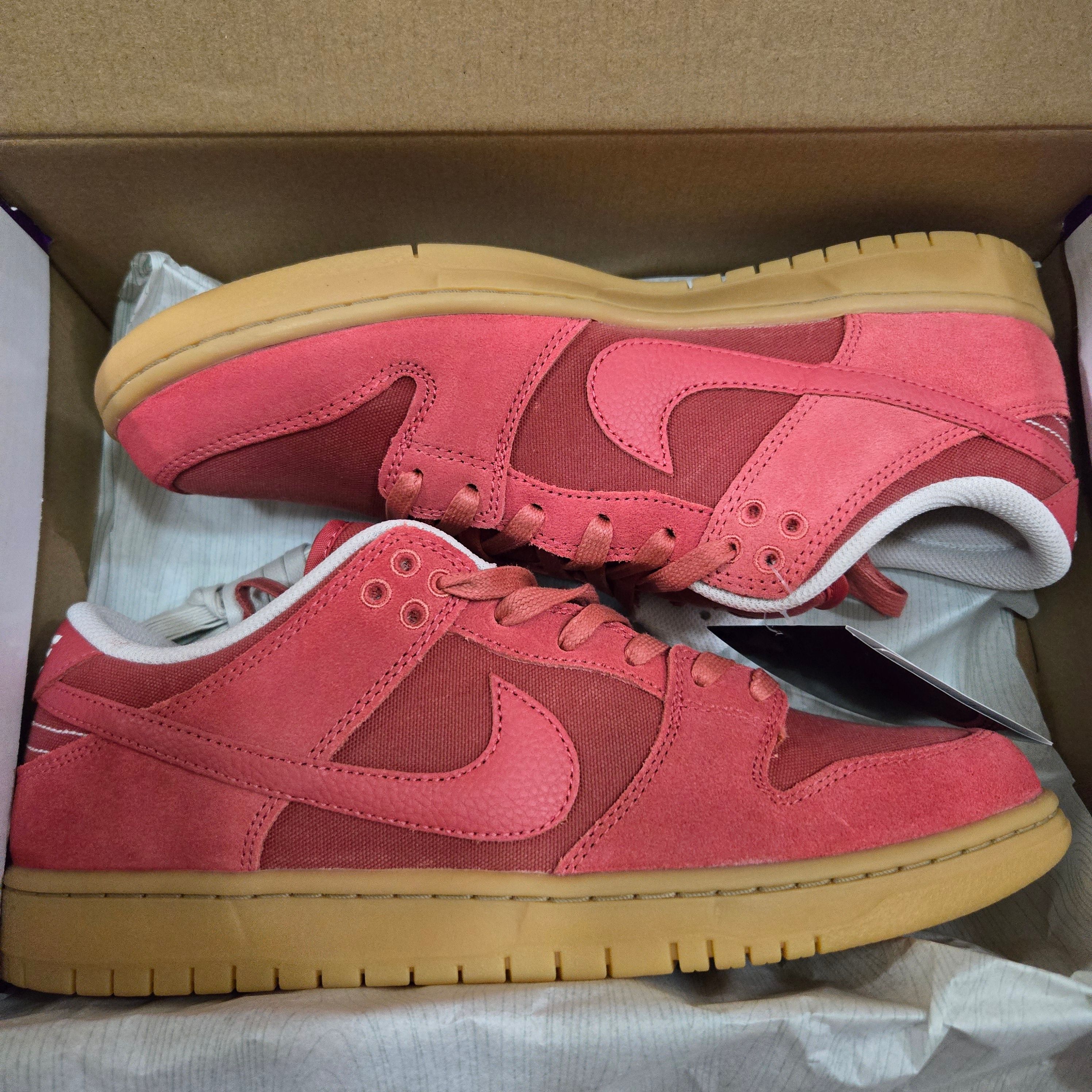 Nike SB Dunk Low "Adobe"