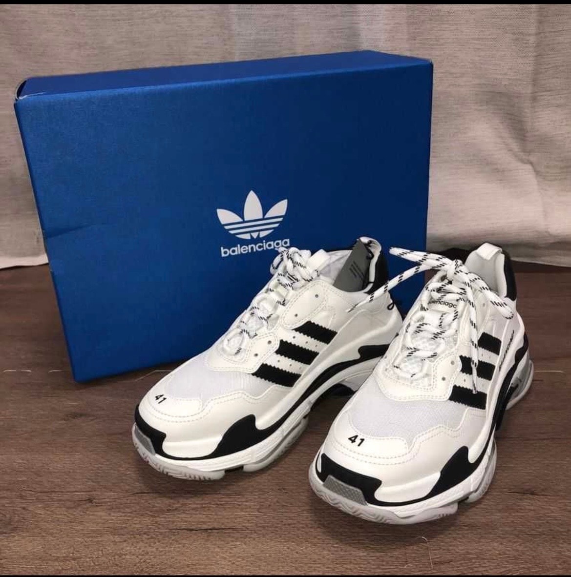 アディダス × バレンシアガ トリプルS "ホワイト"