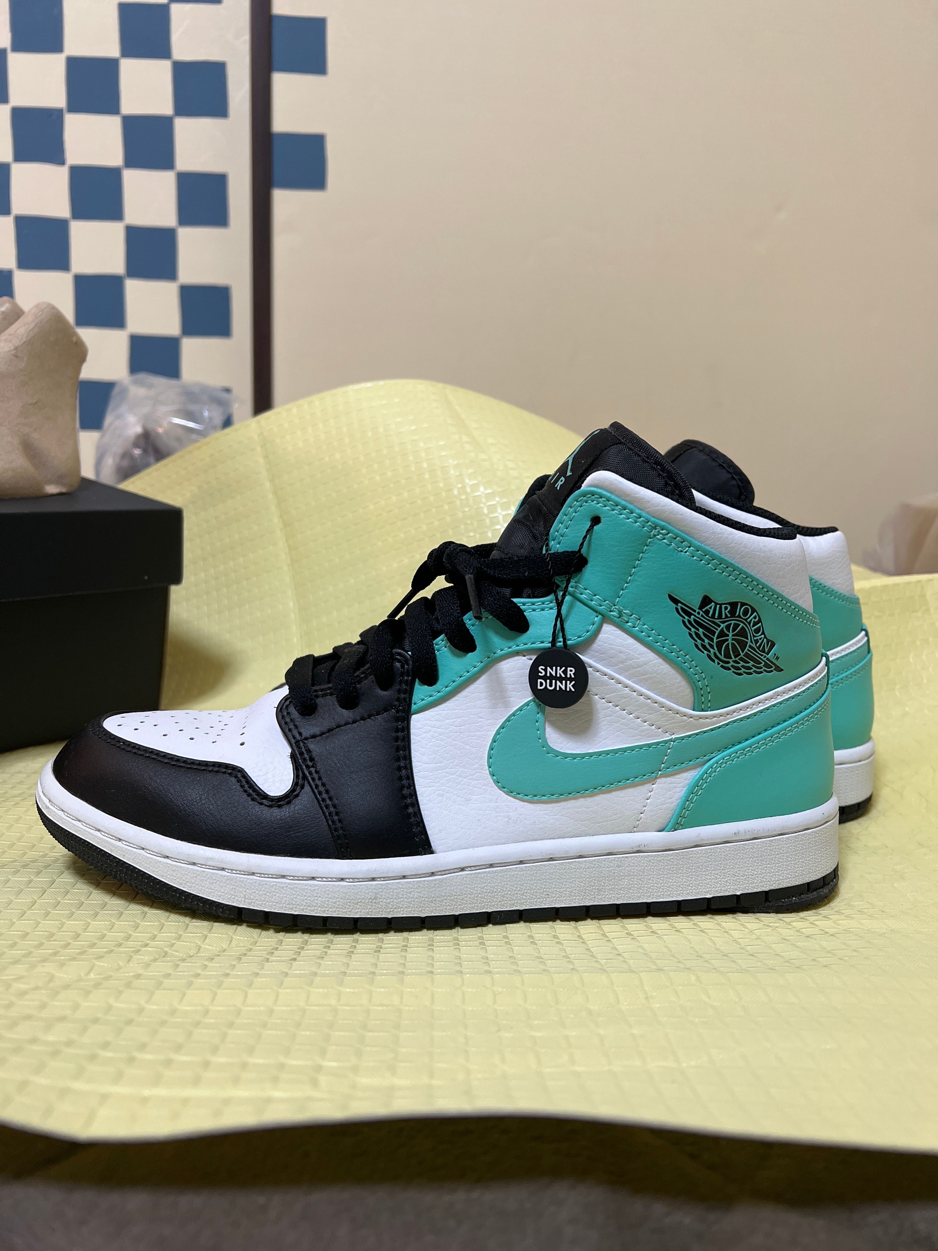 Nike Air Jordan 1 Mid "Tropical Twist"