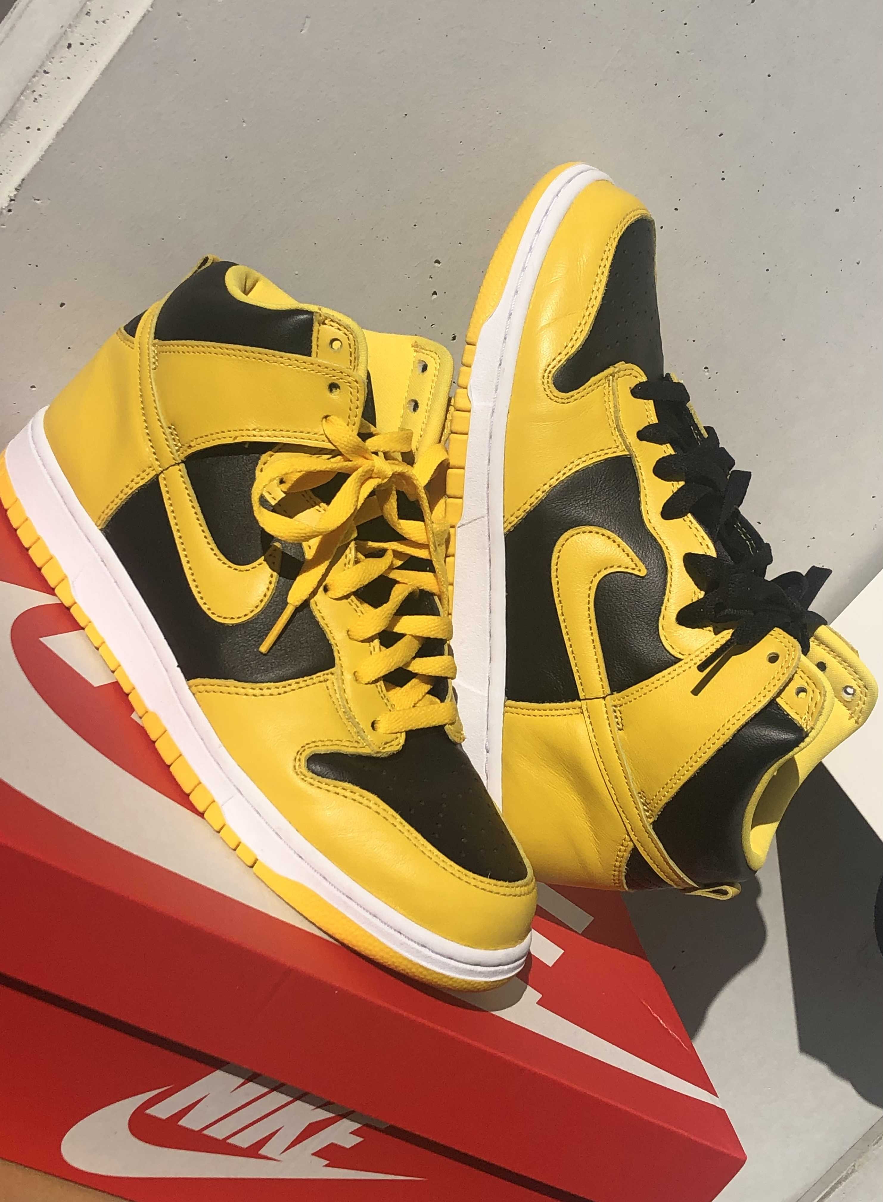 Nike Dunk High "Black/Varsity Maize"