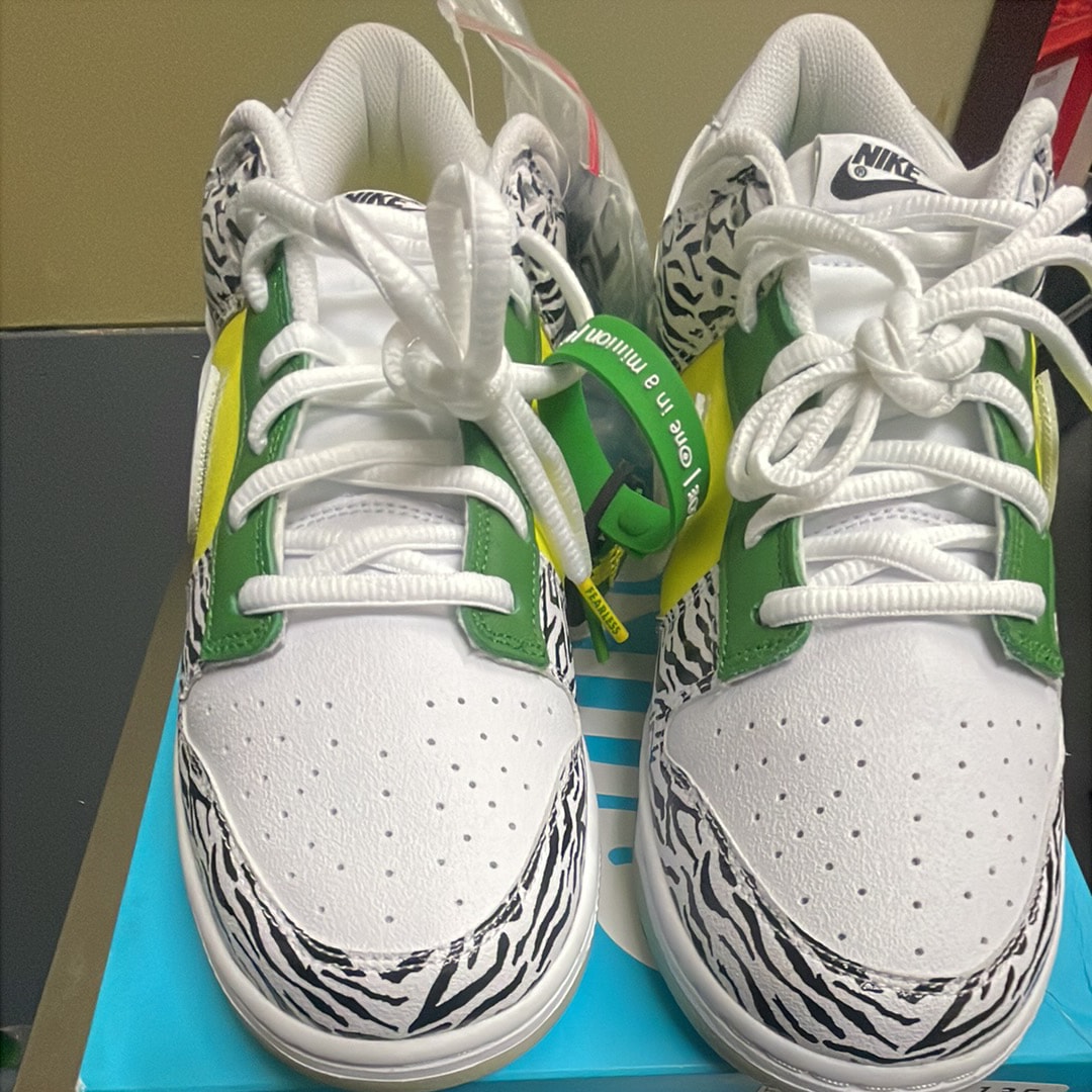 Nike Dunk Low Doernbecher Zoe "White/Black-Green-Yellow"