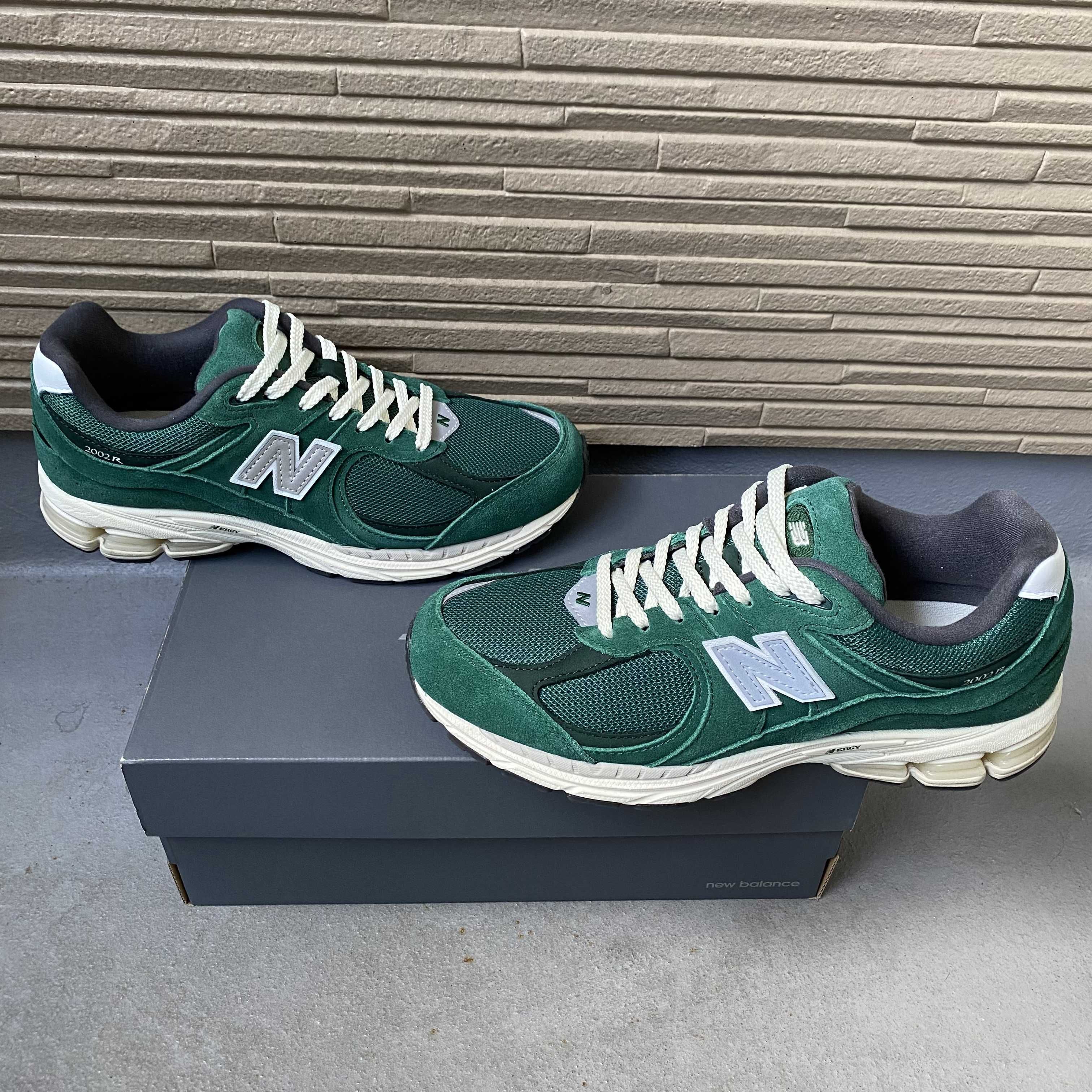 New Balance 2002R "Forest Green"