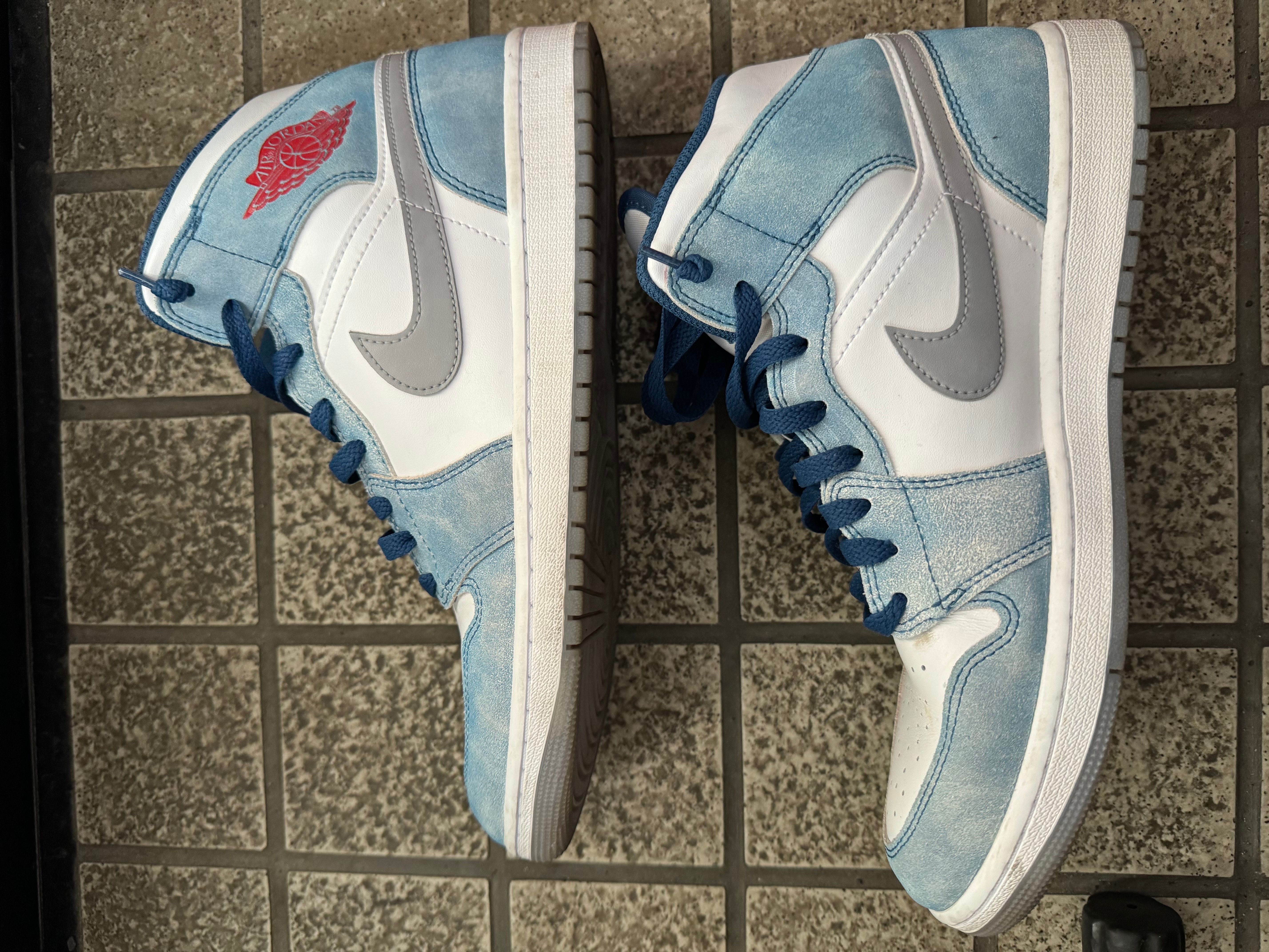Nike Air Jordan 1 Mid SE "White/Hyper Royal/Red"
