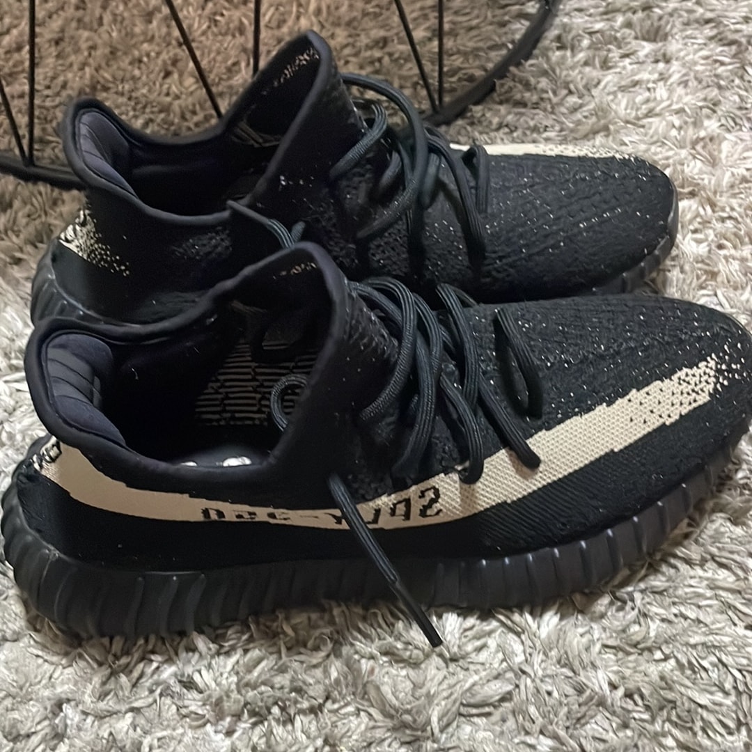 adidas YEEZY Boost 350 V2 "Oreo"