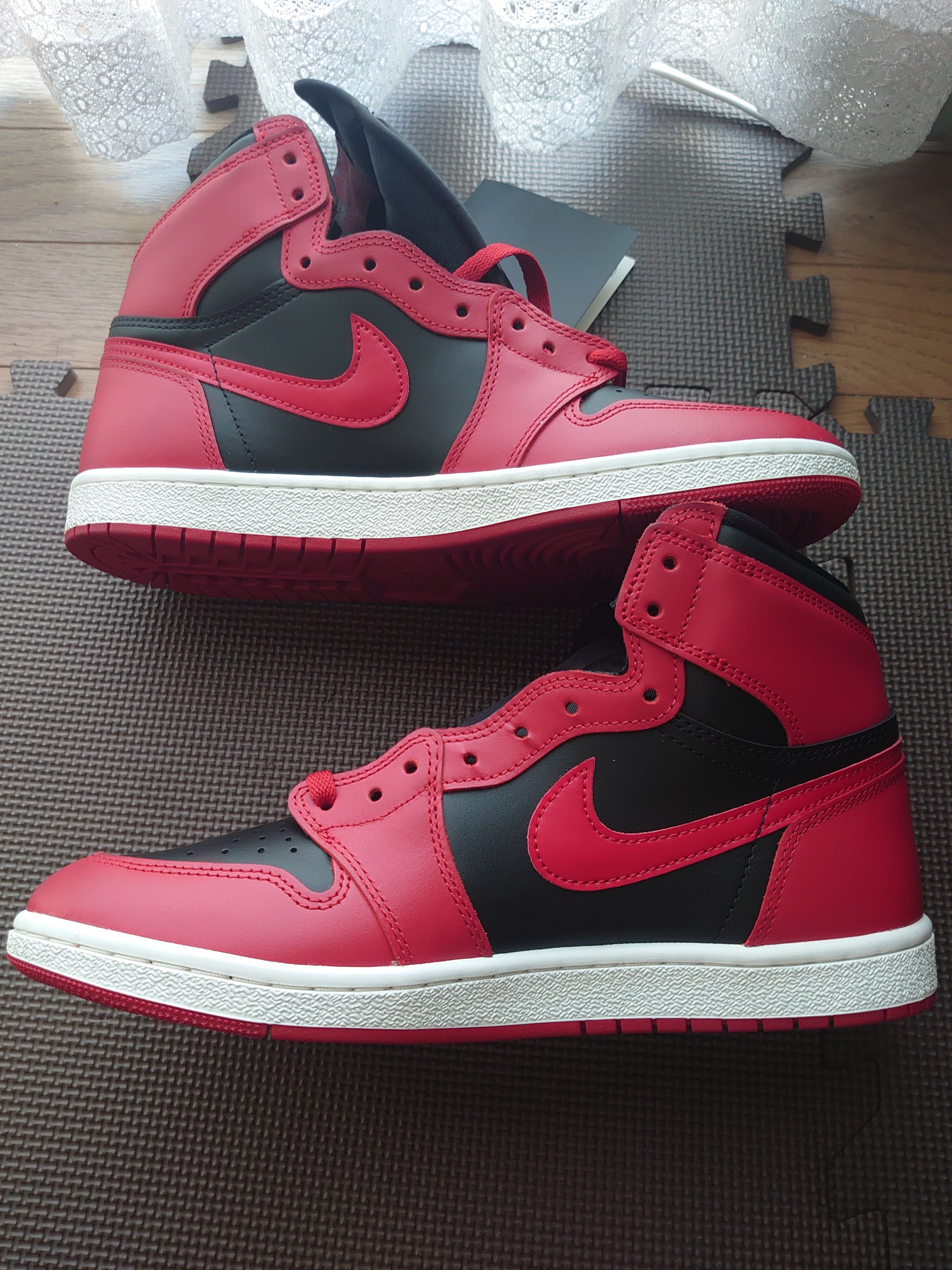 Nike Air Jordan 1 High ’85 "Varsity Red"