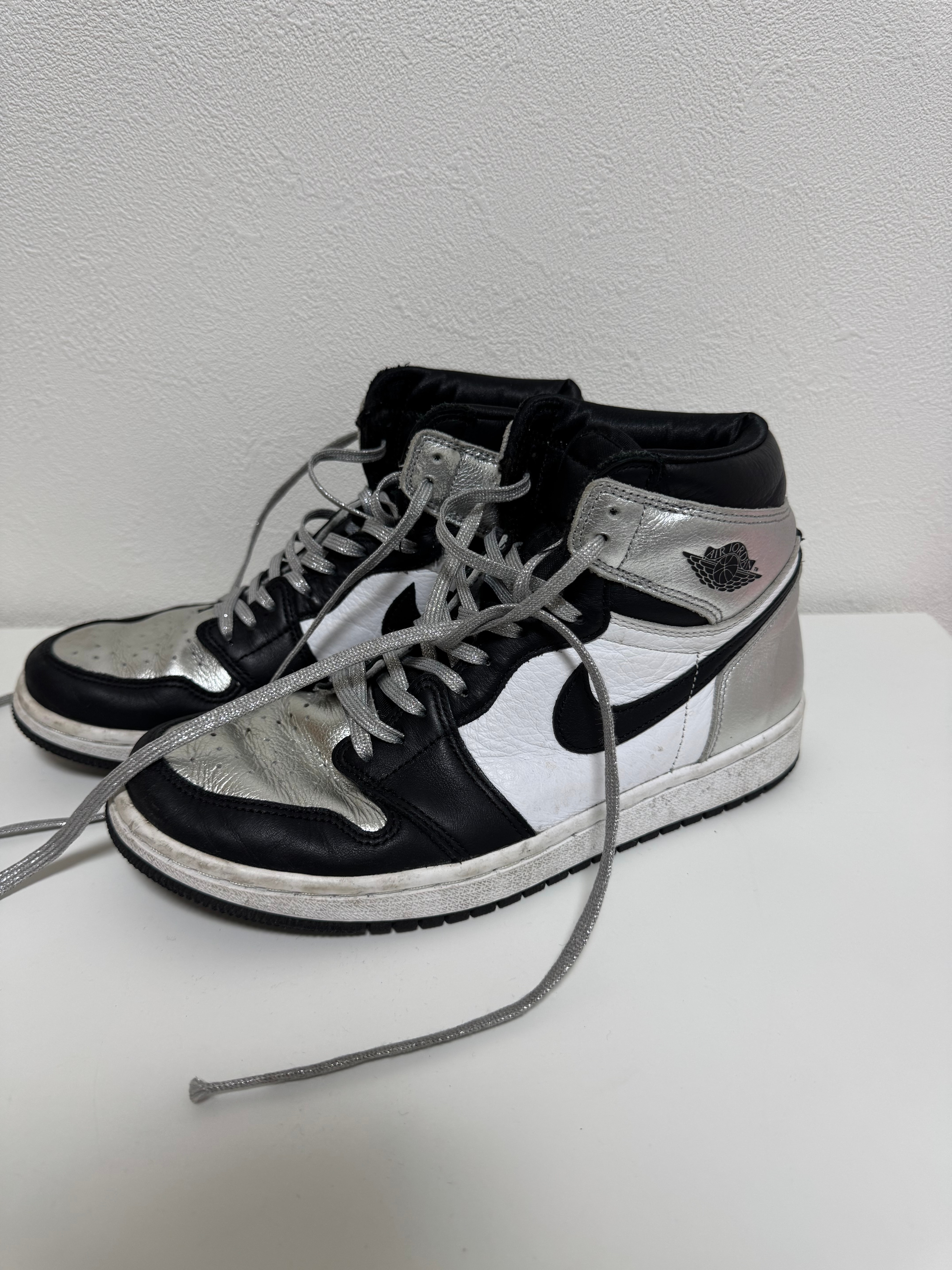 Nike Women's Air Jordan 1 Retro High OG "Silver Toe"