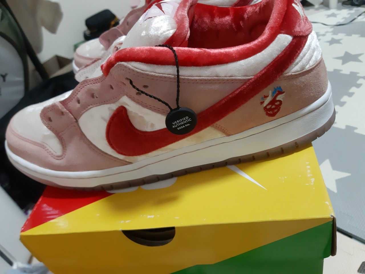 Strangelove × Nike SB Dunk Low "Valentine’s Day"