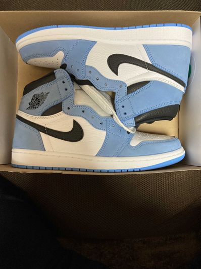 Nike Air Jordan 1 High OG "University Blue"