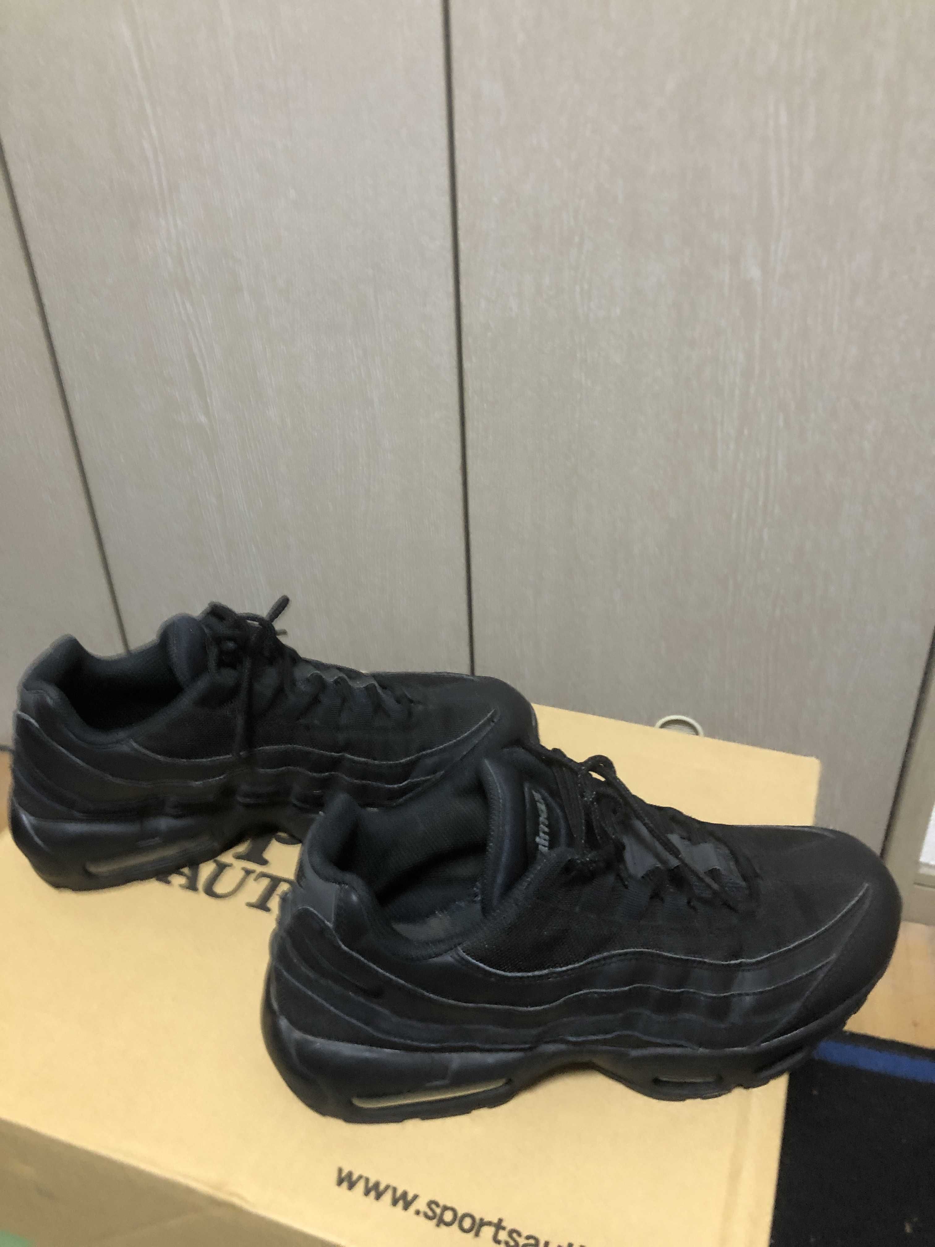 Nike Air Max 95 Essential "Triple Black" (2019)