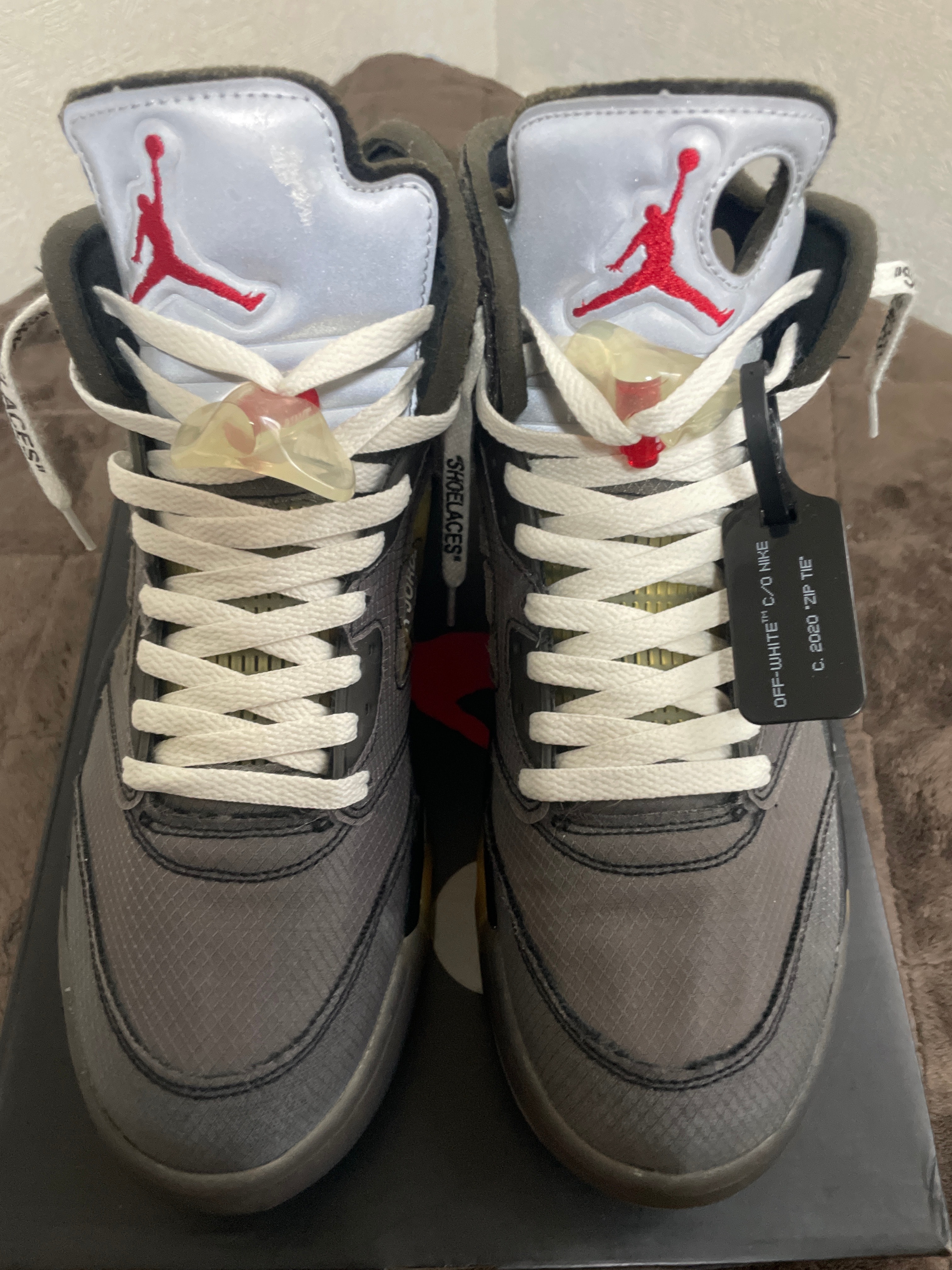 Off-White × Nike Air Jordan 5 "Black/Muslin/Fire Red"