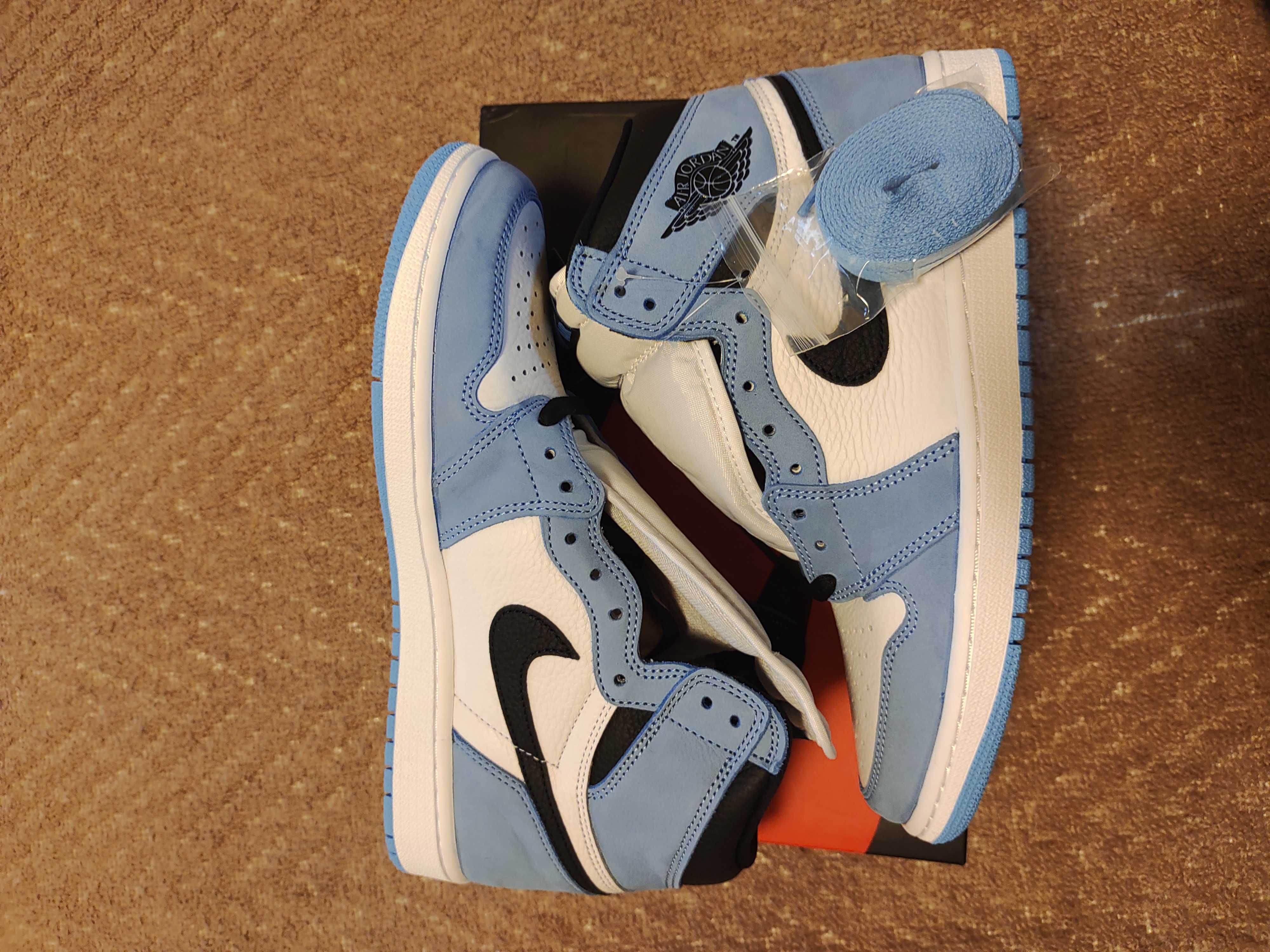 Nike Air Jordan 1 High OG "University Blue"