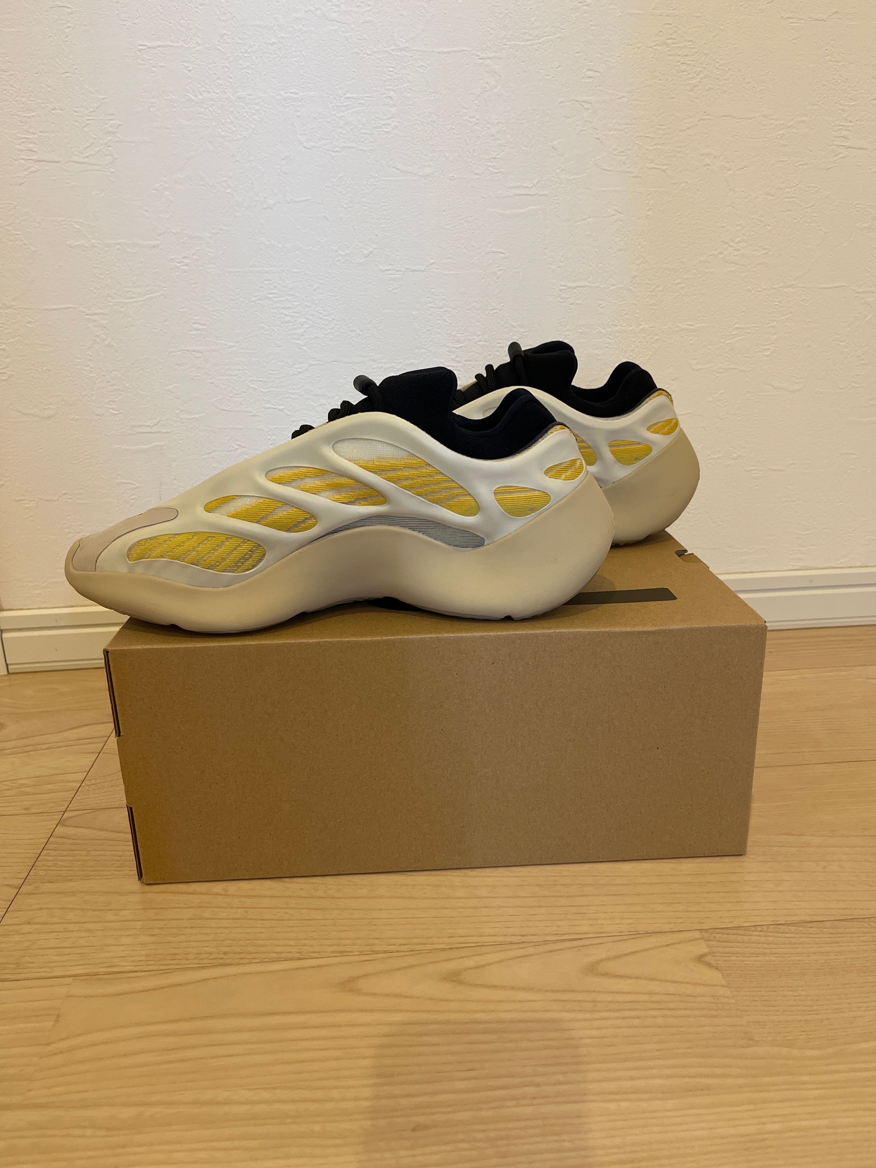 adidas YEEZY 700 V3 "Safflower"