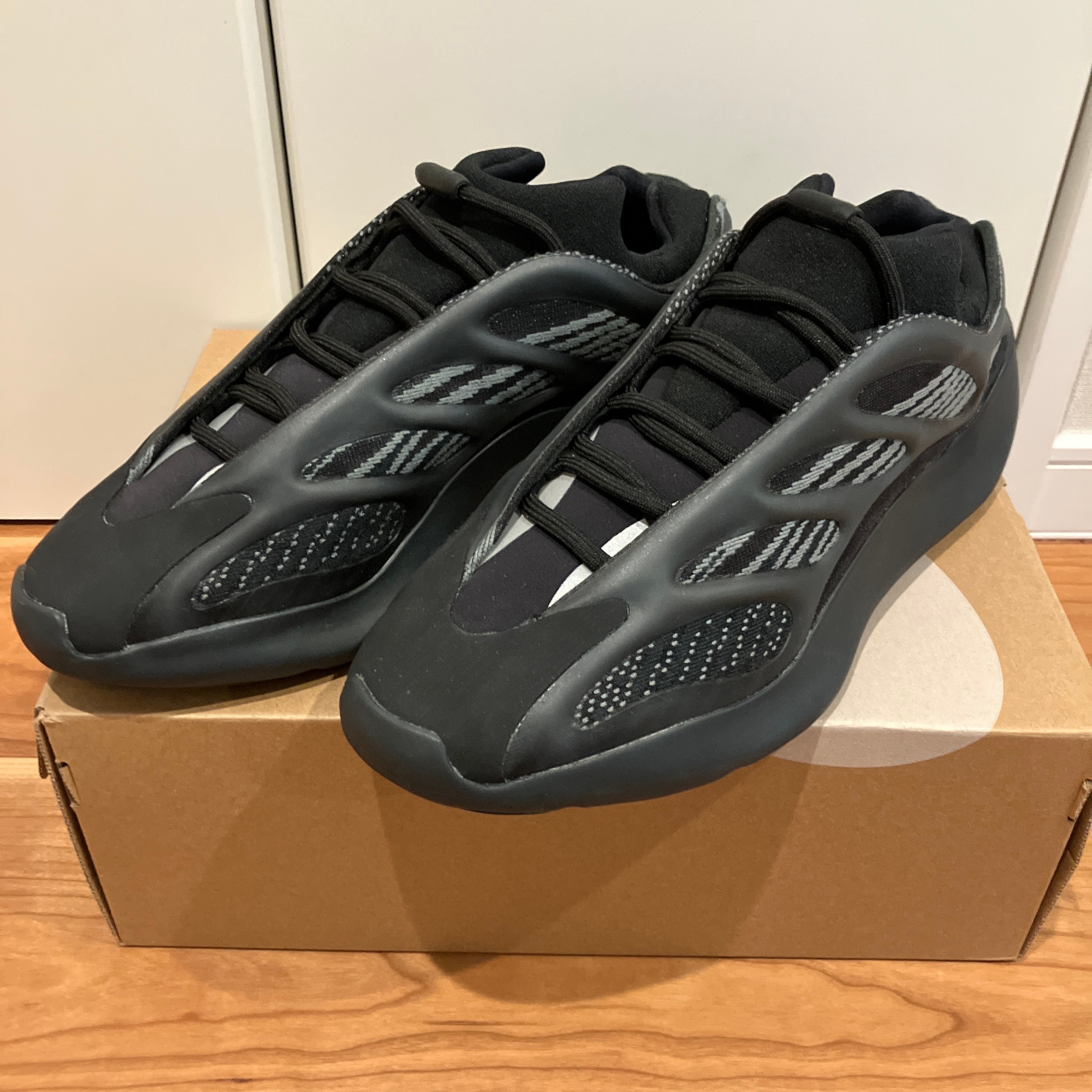 adidas YEEZY 700V3 "Dark Glow"