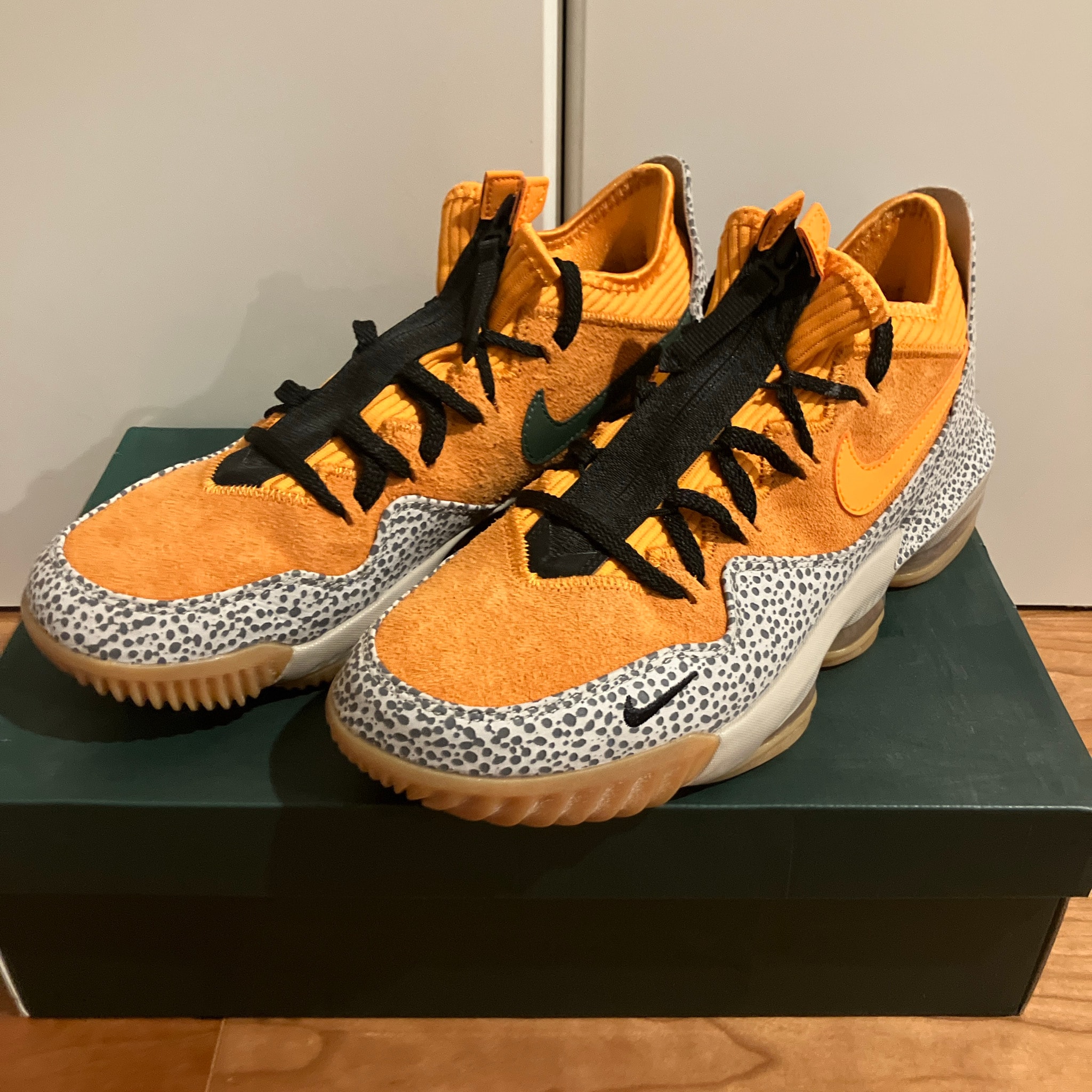 atmos × Nike LeBron 16 Low "Safari" (CD9471-800/CI3358-800)