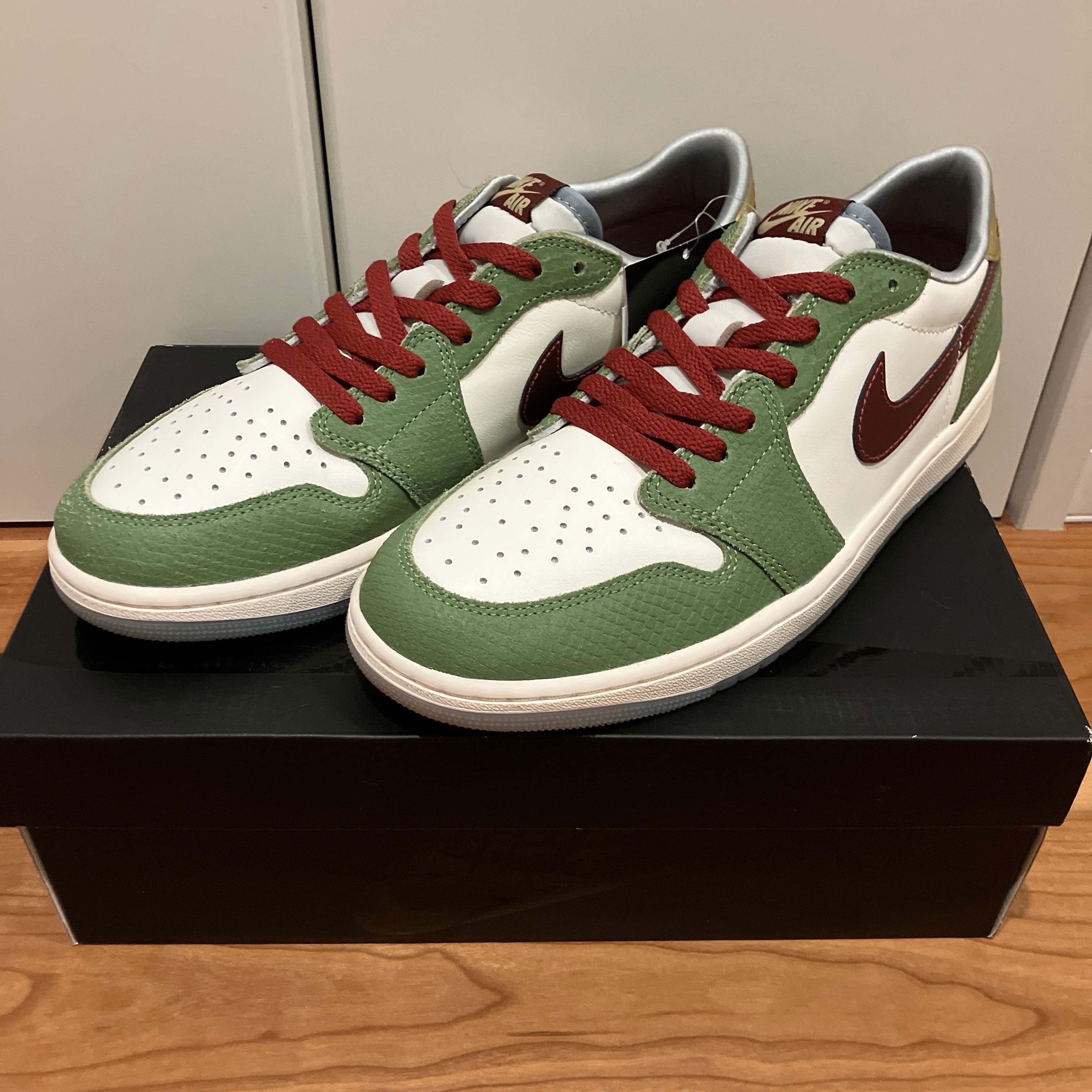 Nike Air Jordan 1 Low OG "Chinese New Year/Year of the Dragon"