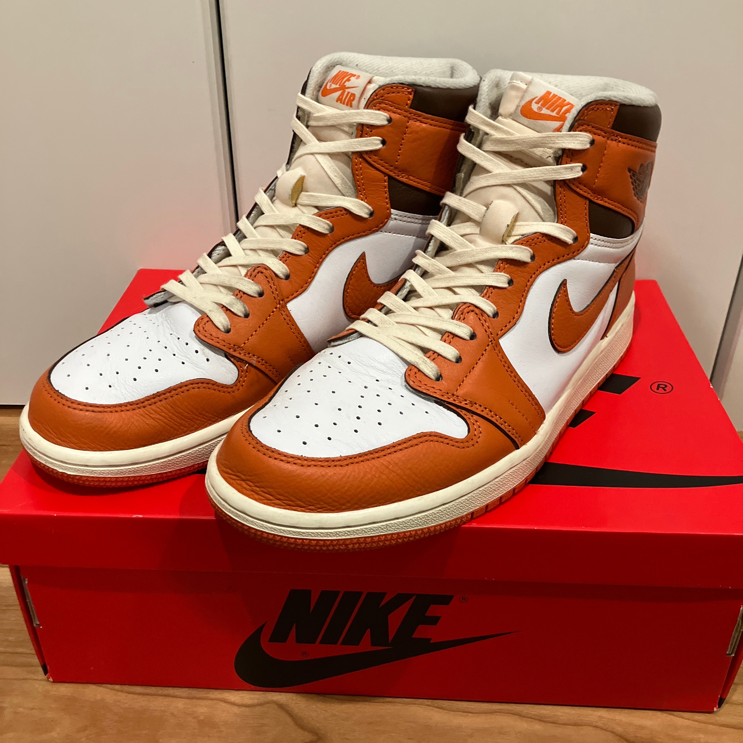 Nike Women's Air Jordan 1 High OG "Starfish"