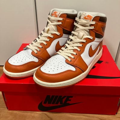 Nike Women's Air Jordan 1 High OG "Starfish"