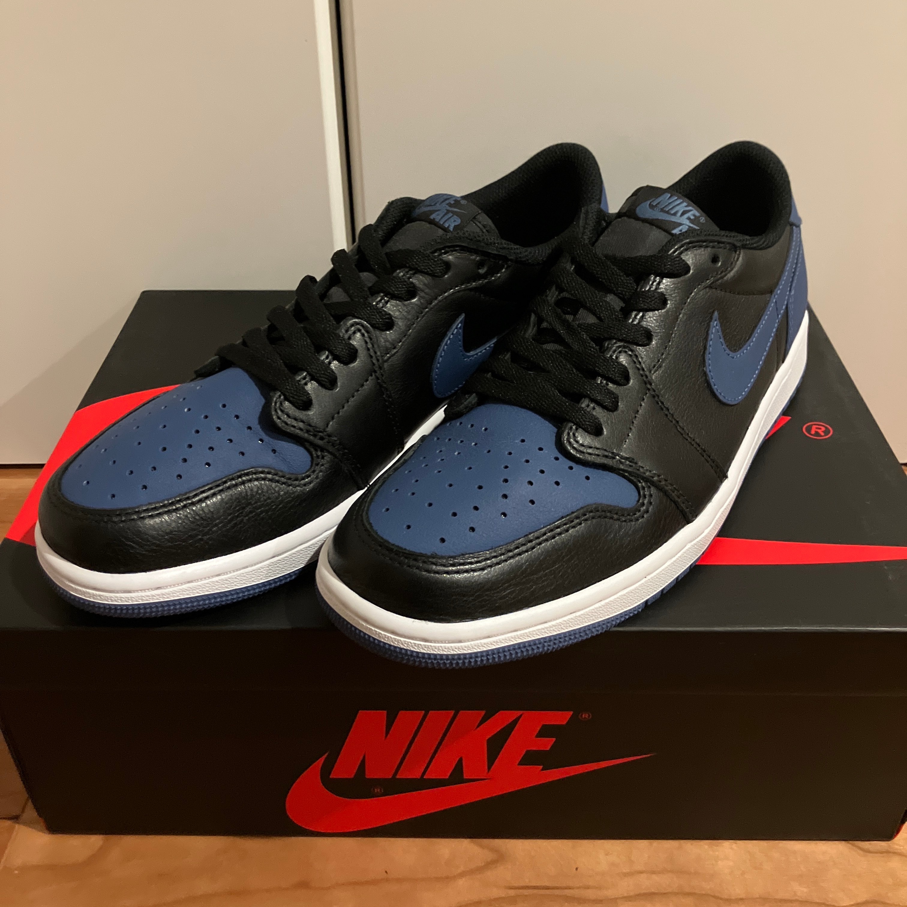 Nike Air Jordan 1 Low OG "Mystic Navy"