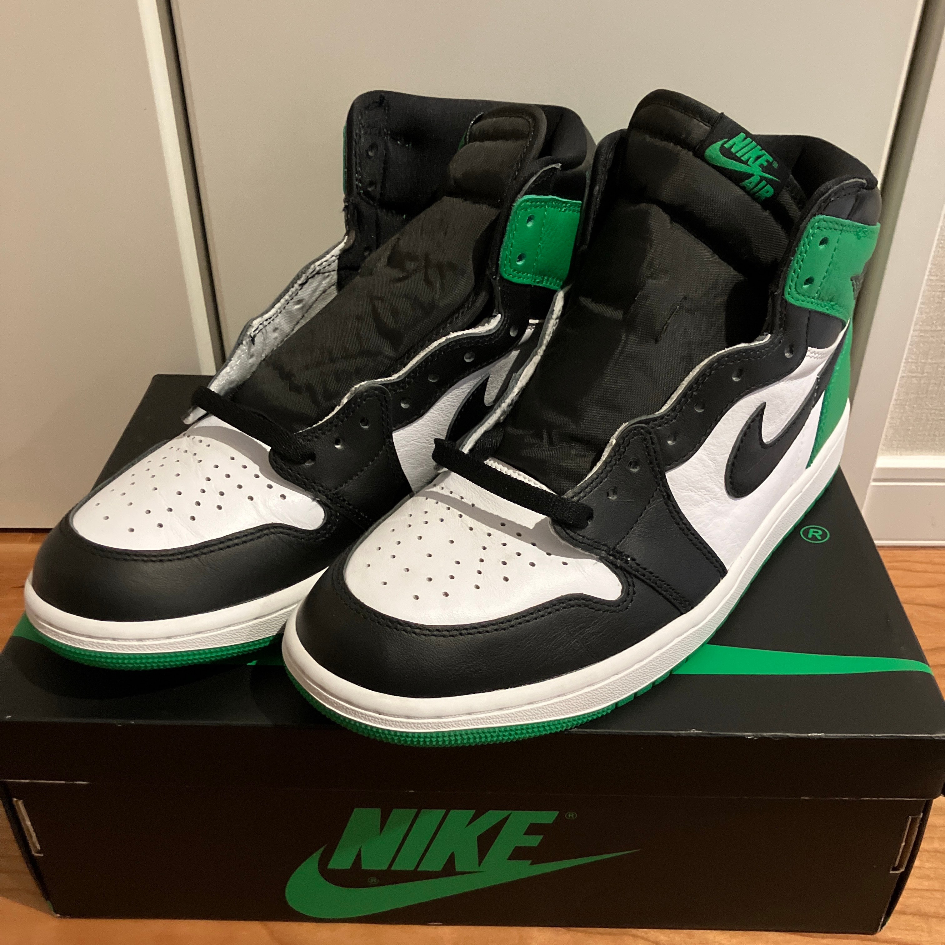 Nike Air Jordan 1 Retro High OG "Celtics/Black and Lucky Green" (2023)