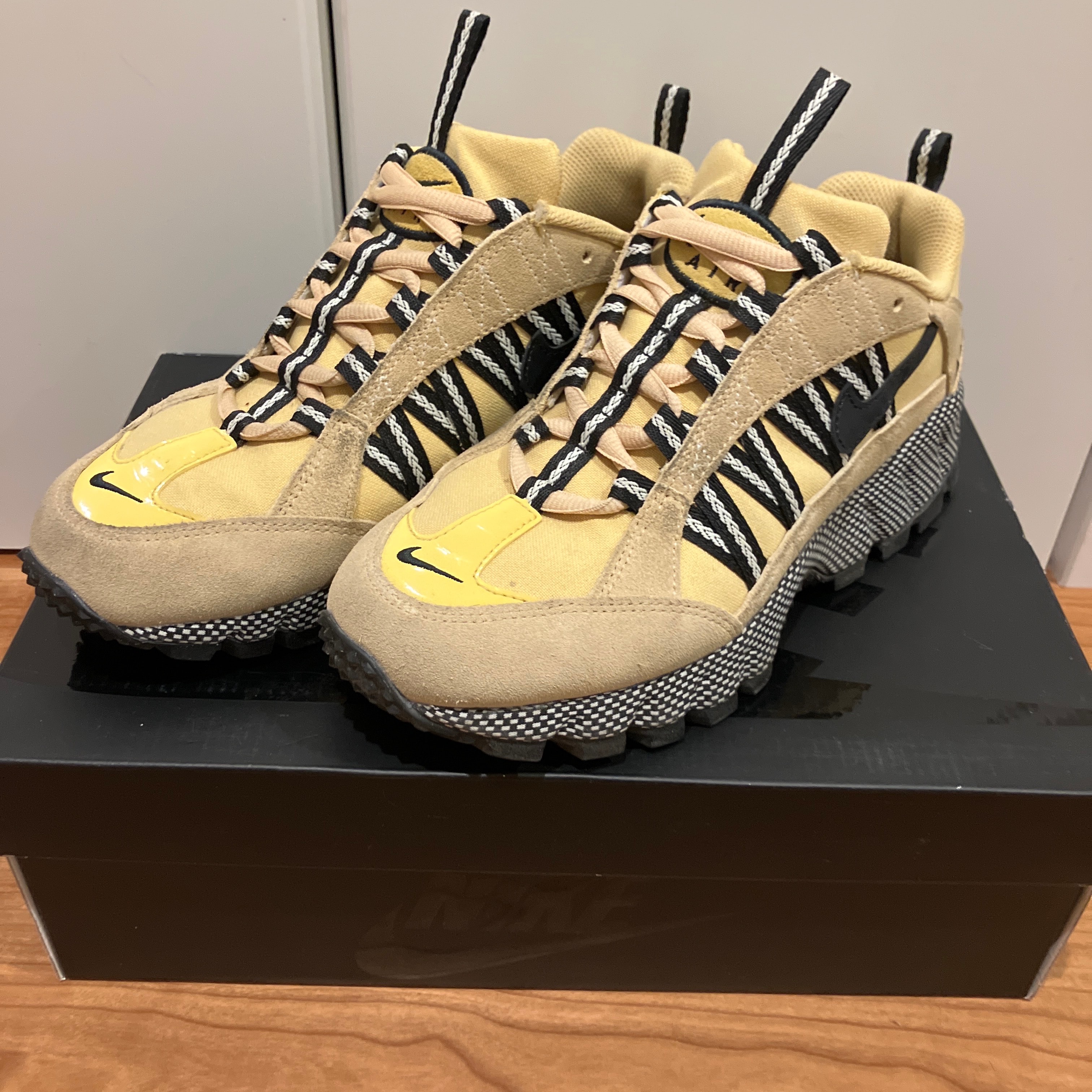 Nike Women's Air Humara "Sesame/Saturn Gold/Sea Glass/Black"