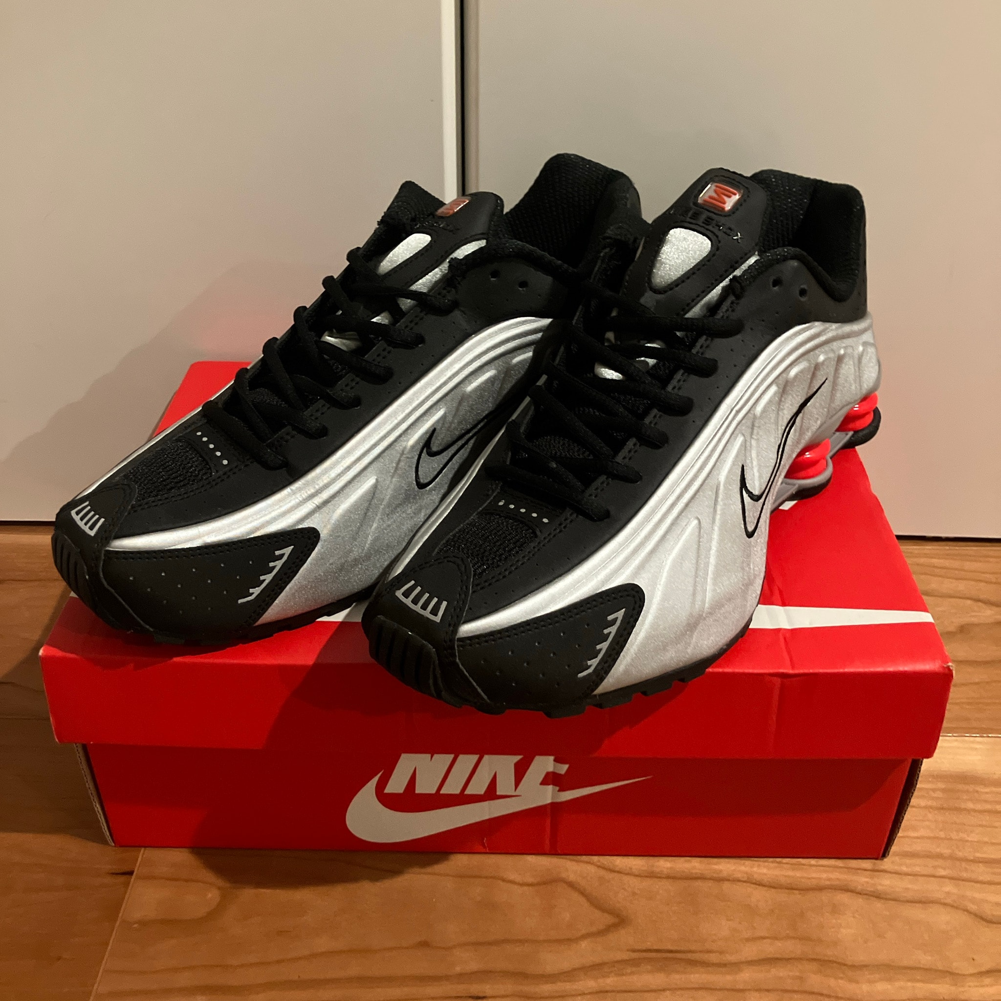 Nike Shox R4 OG "Black Metallic Silver" (2019) BV1111-008