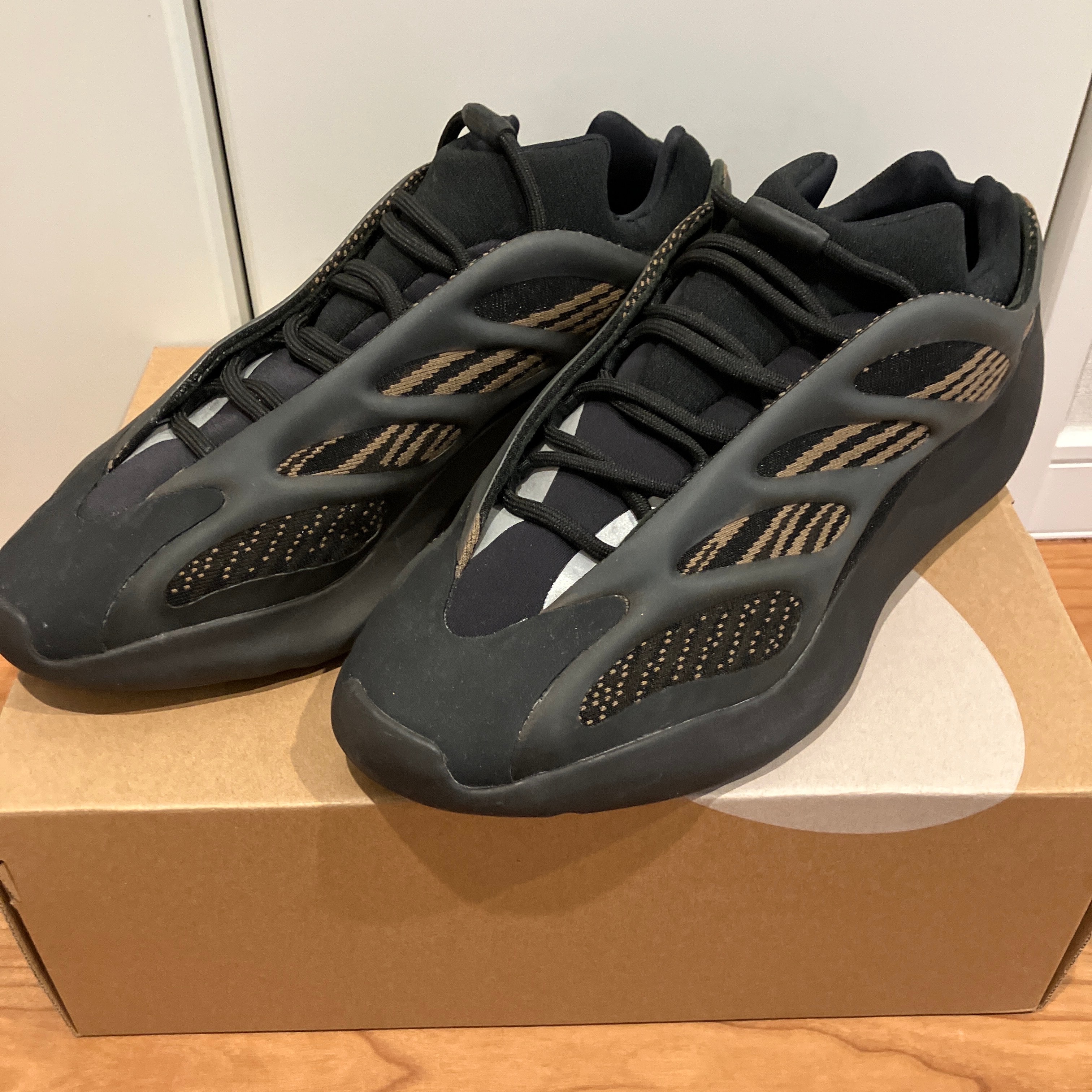 adidas YEEZY 700V3 "Clay Brown"