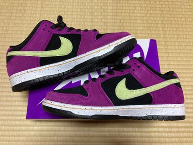 Nike SB Dunk Low "Red Plum"
