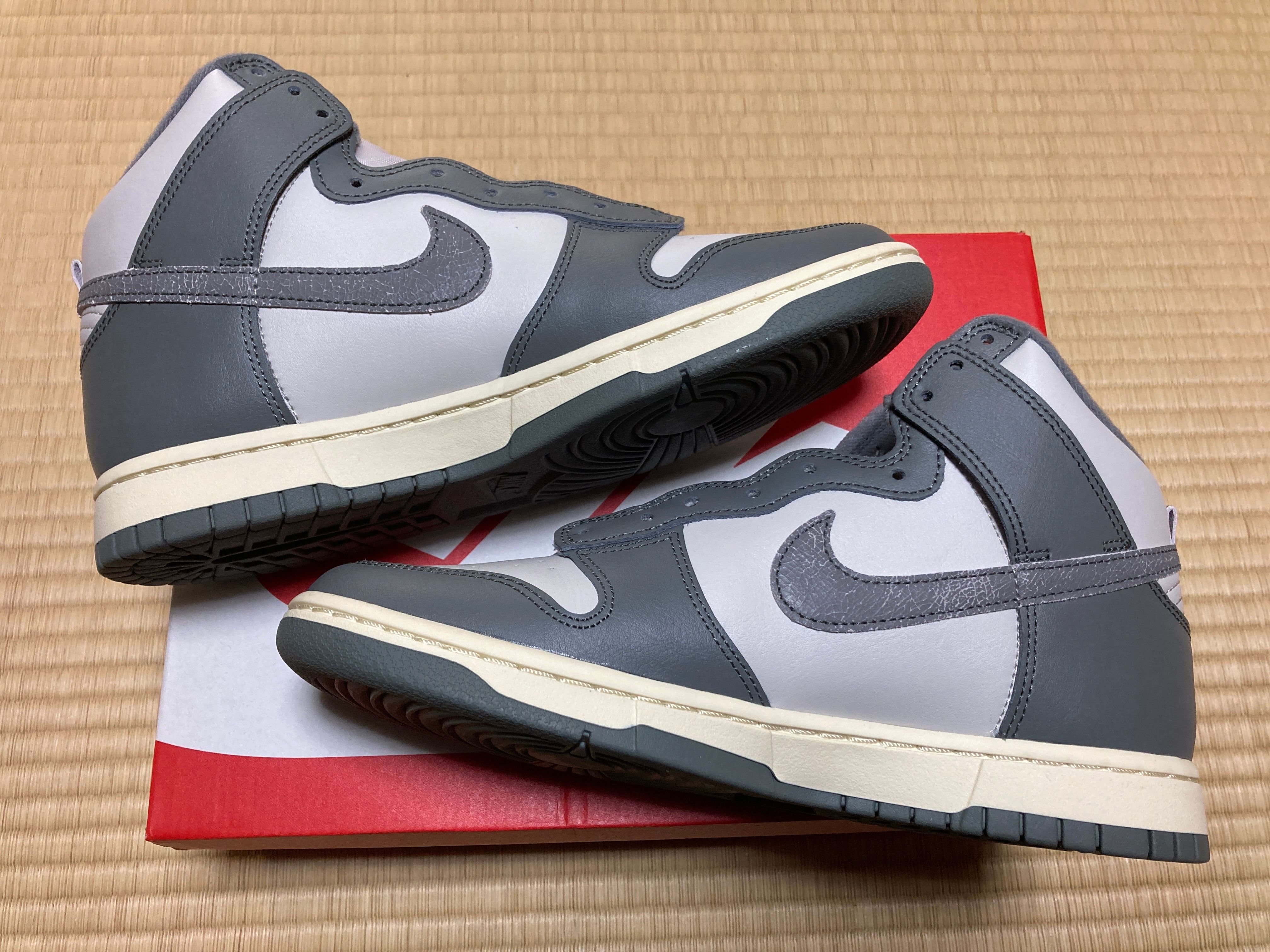 Nike Dunk High Retro SE Vintage "Light Bone and Tumbled Grey"