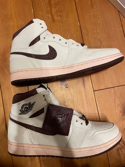 A Ma Maniere × Nike Air Jordan 1 Retro High OG "Sail and Burgundy"