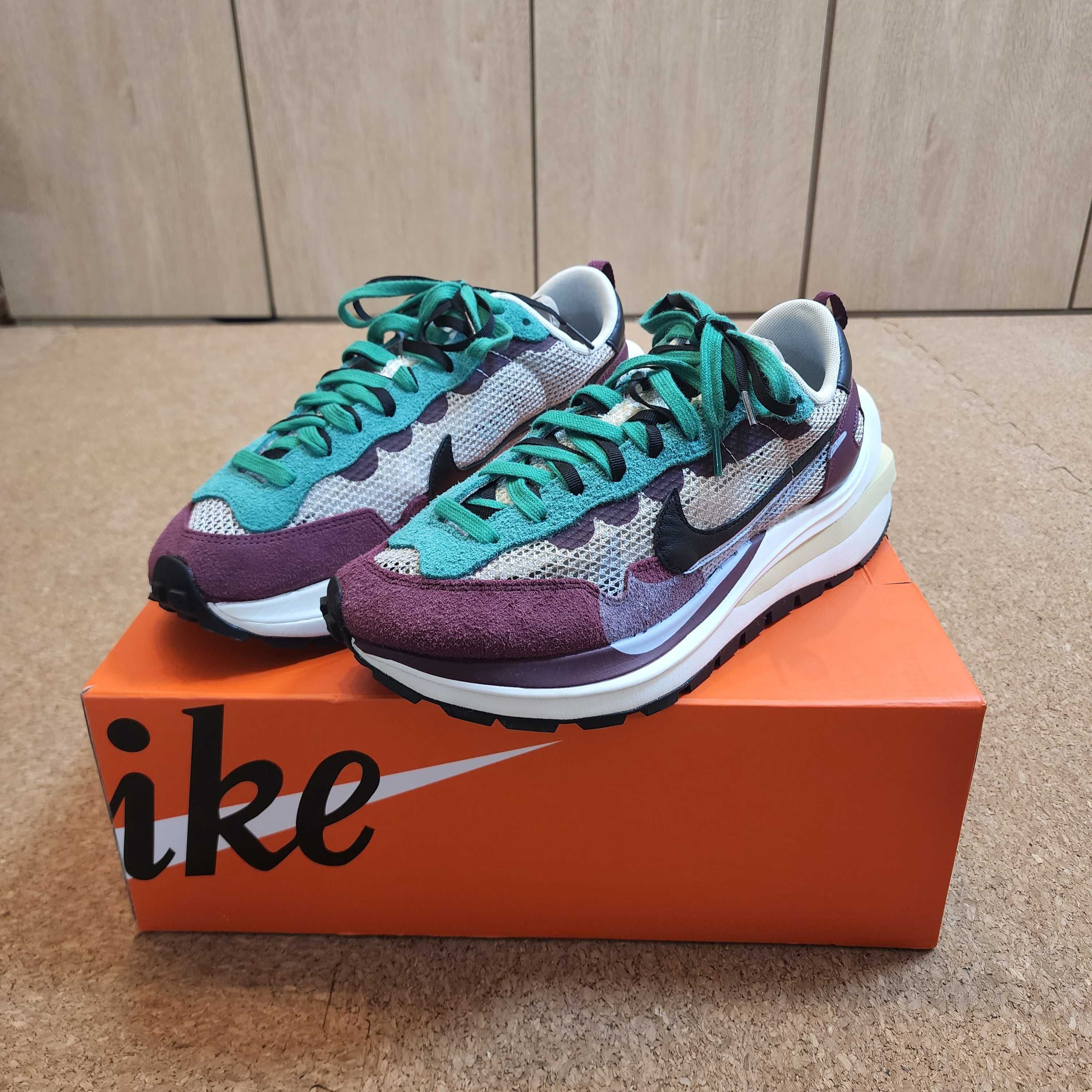 sacai × Nike Vapor Waffle "String/Red/Green"