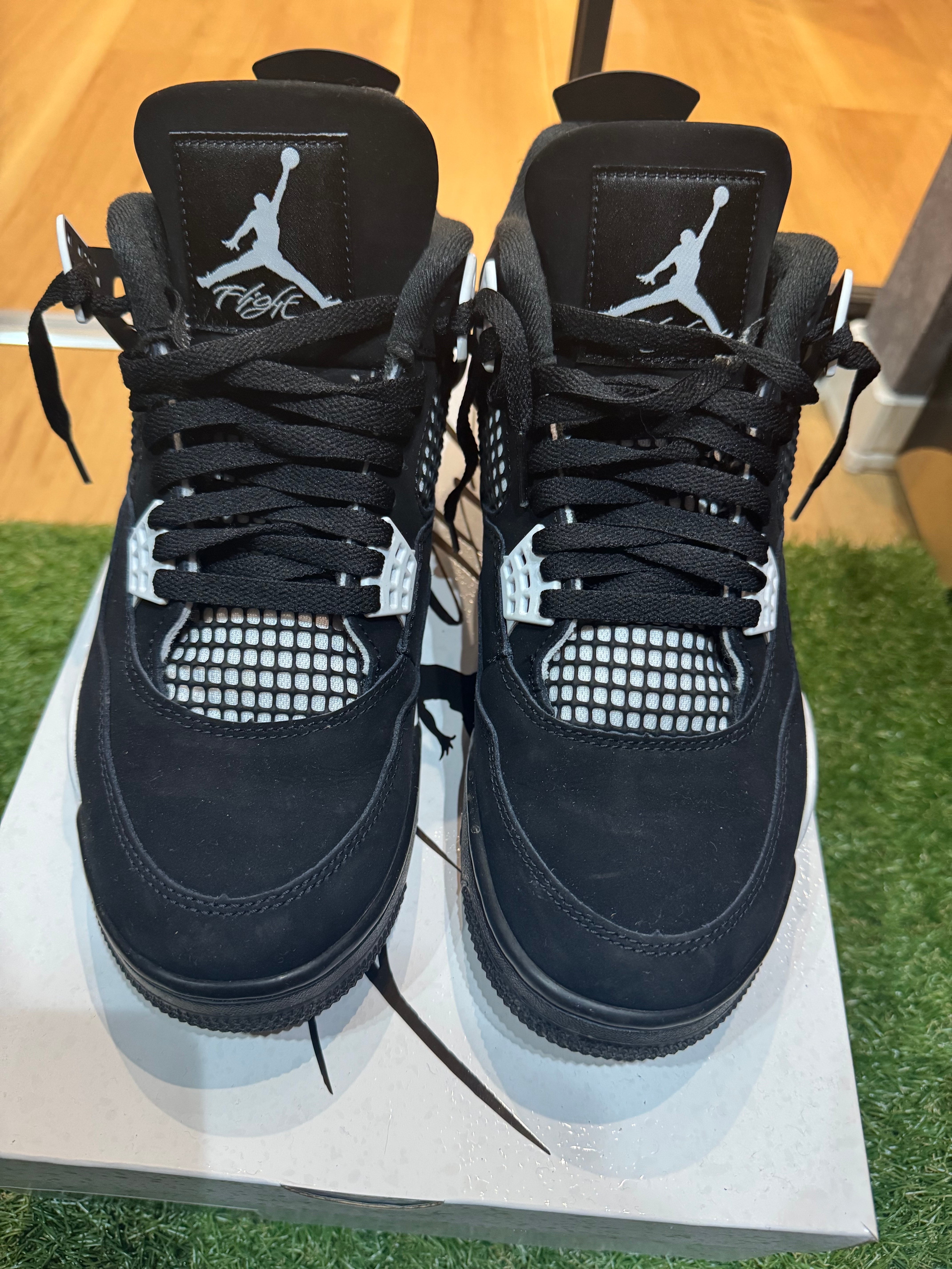 Nike Air Jordan 4 Retro "White Thunder"