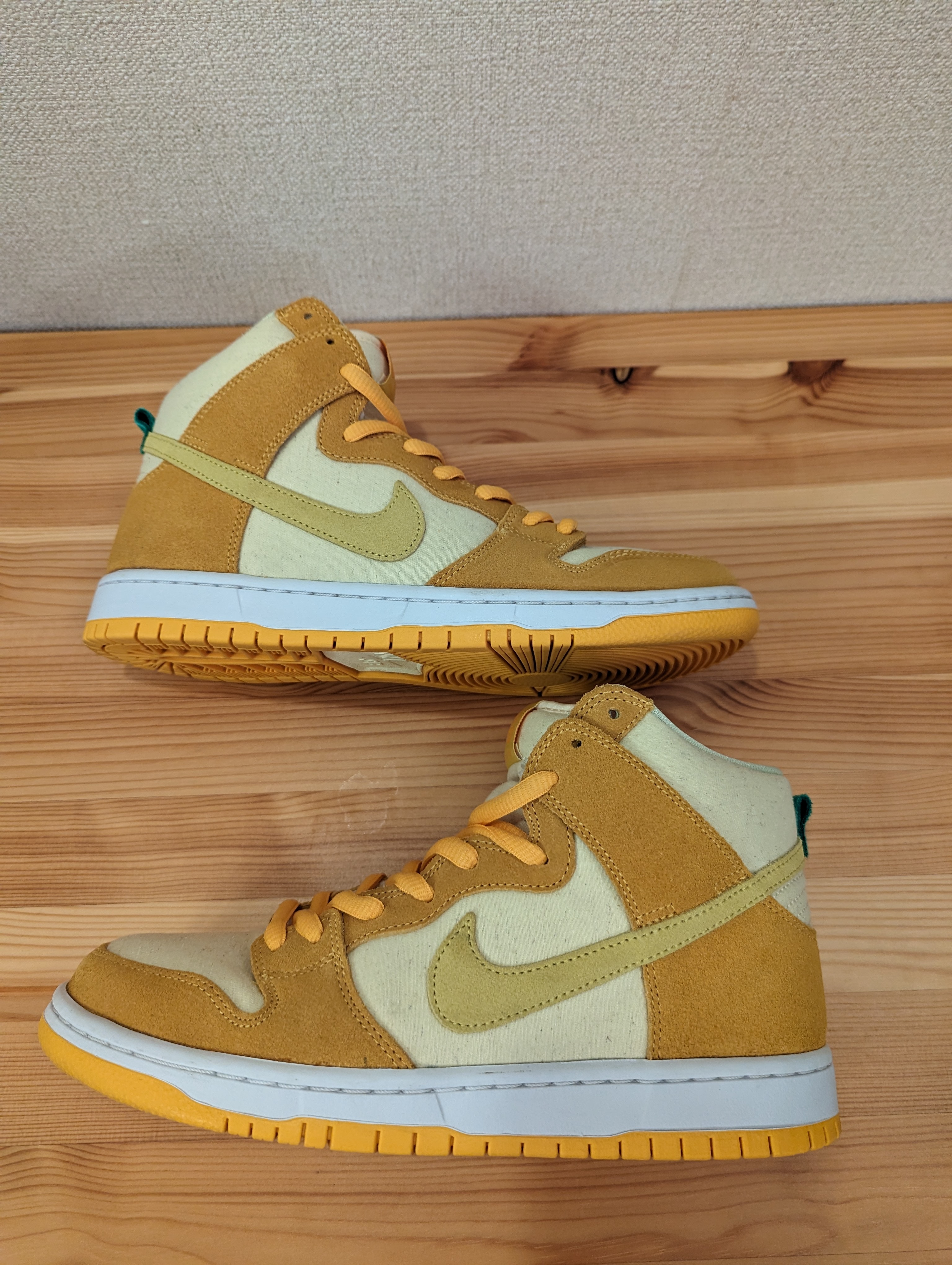 Nike SB Dunk High "Pineapple"