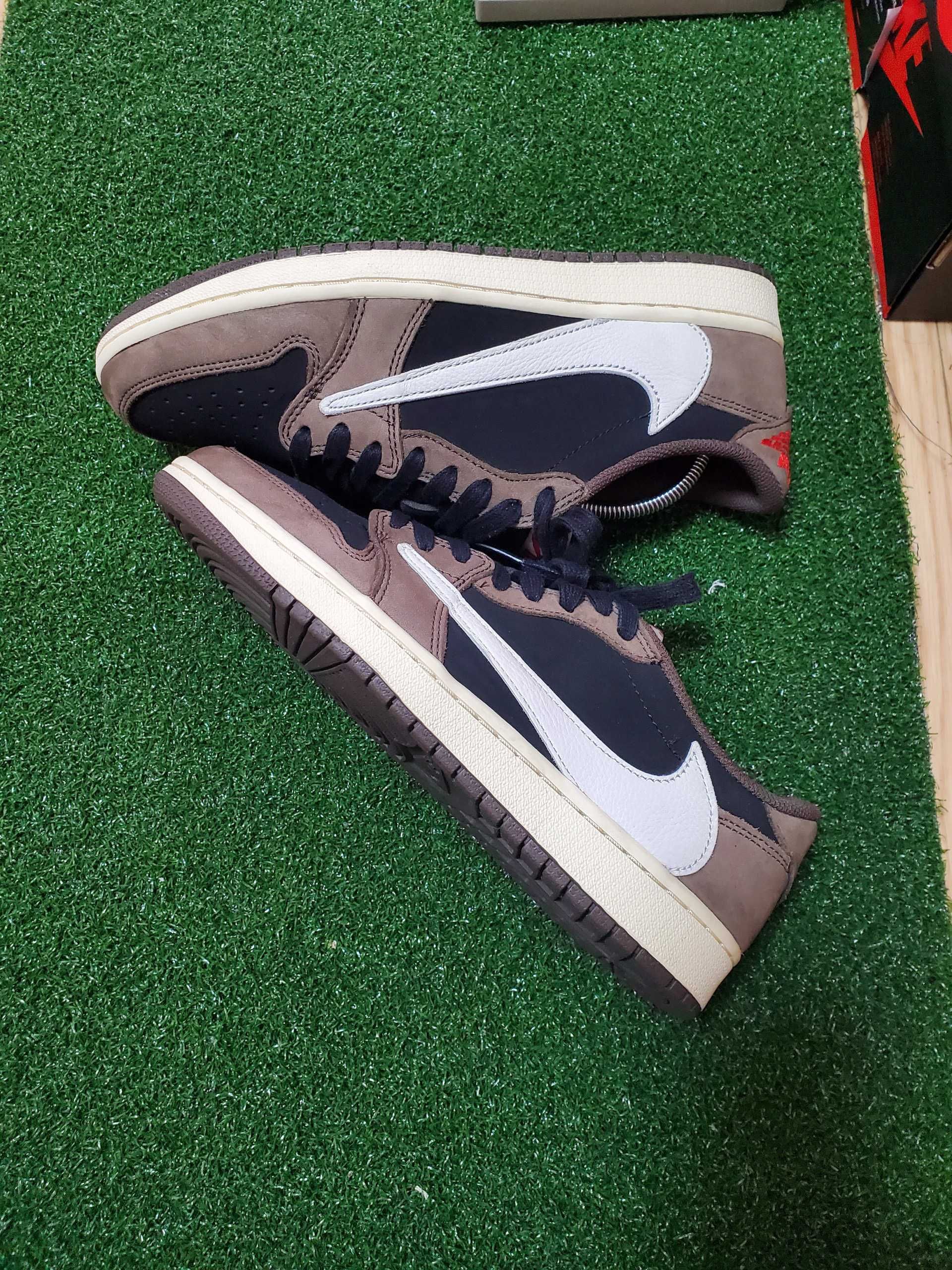 Travis Scott × Nike Air Jordan 1 Low OG SP-T  "Black/Dark Mocha"