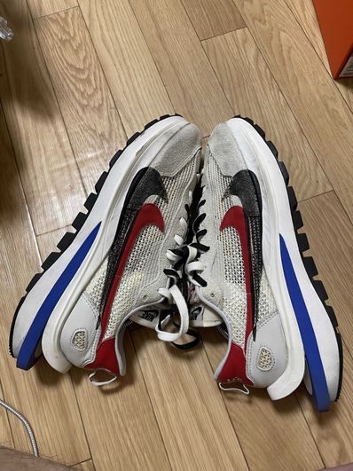 sacai × Nike Vapor Waffle "Royal Fuchsia"