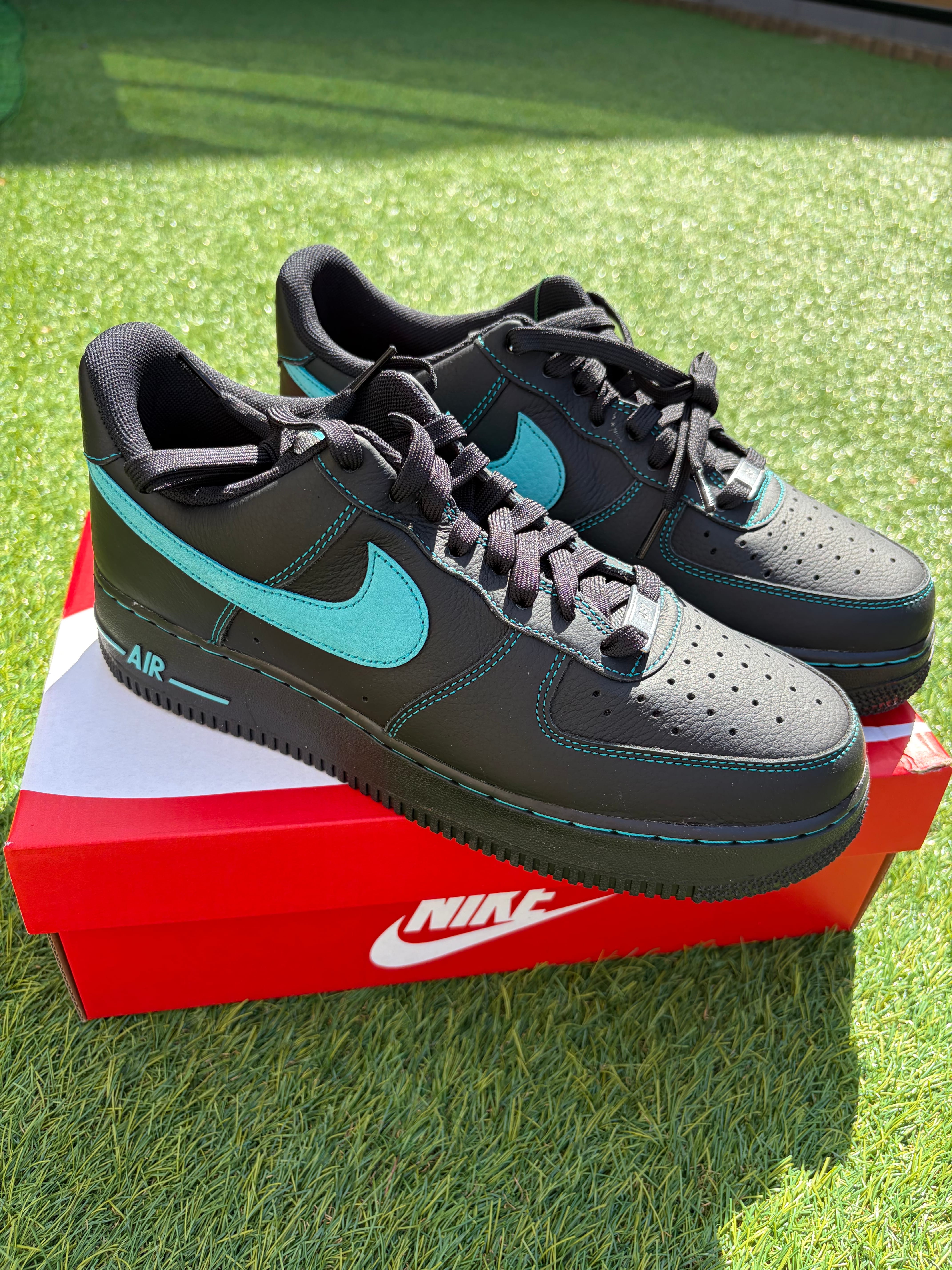 Nike Air Force 1 Low "Black Tiffany"