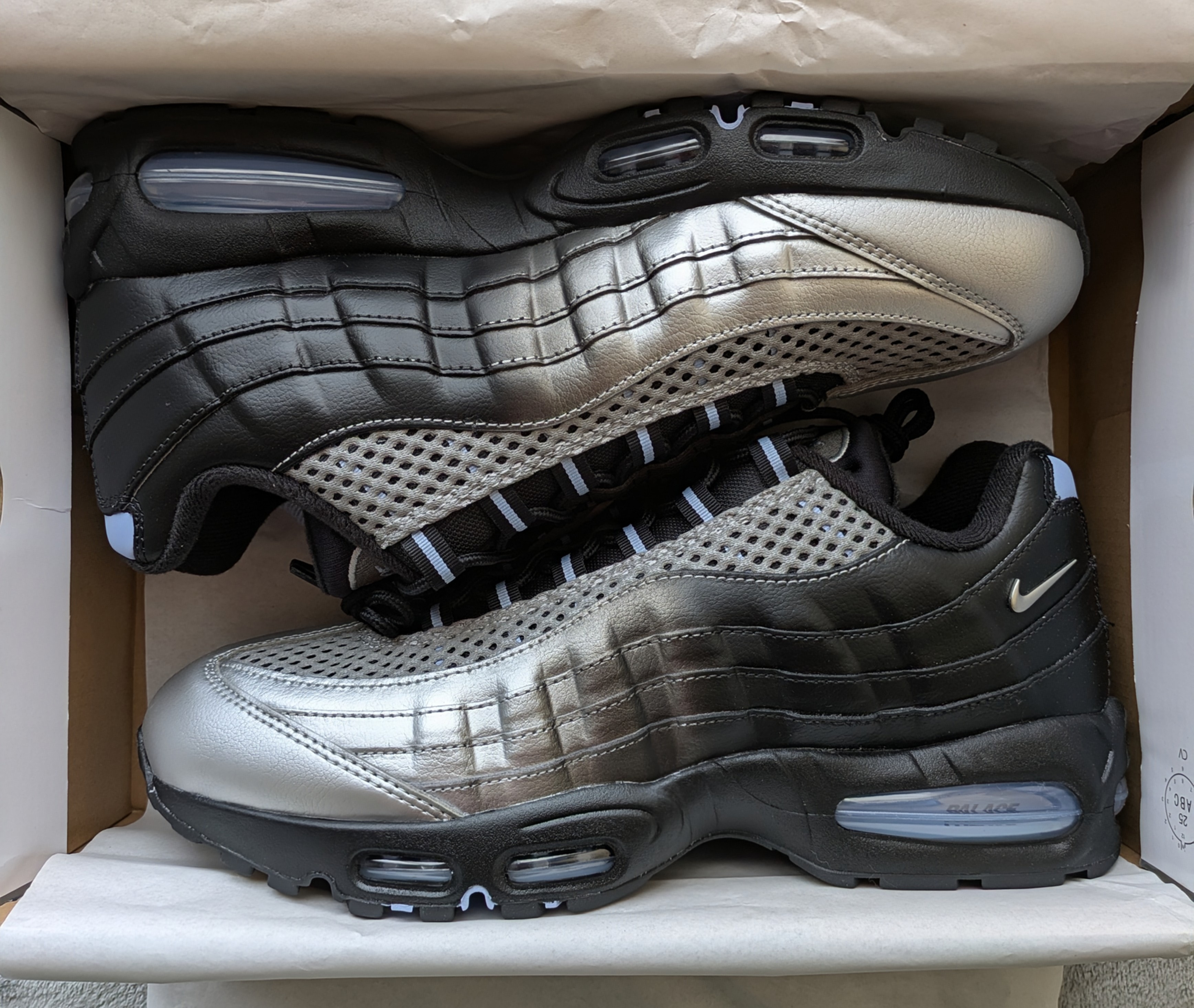 Palace Skateboards × Nike Air Max 95 Big Bubble "Metallic Silver/Aluminum"