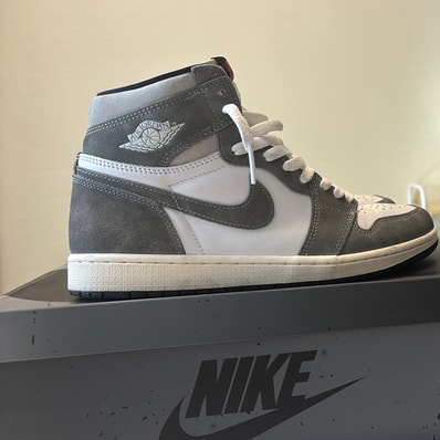 Nike Air Jordan 1 Retro High OG "Black and Smoke Grey"