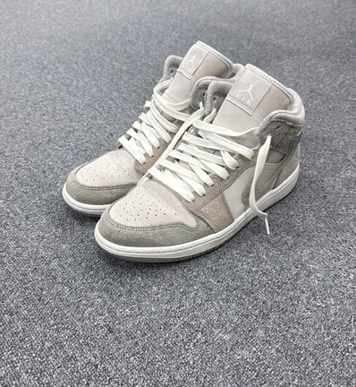 Nike Women's Air Jordan 1 Mid SE "Particle Grey"