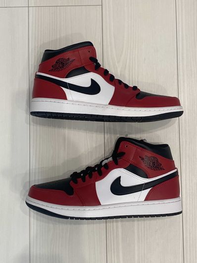 Nike Air Jordan 1 Mid "Chicago Black Toe"