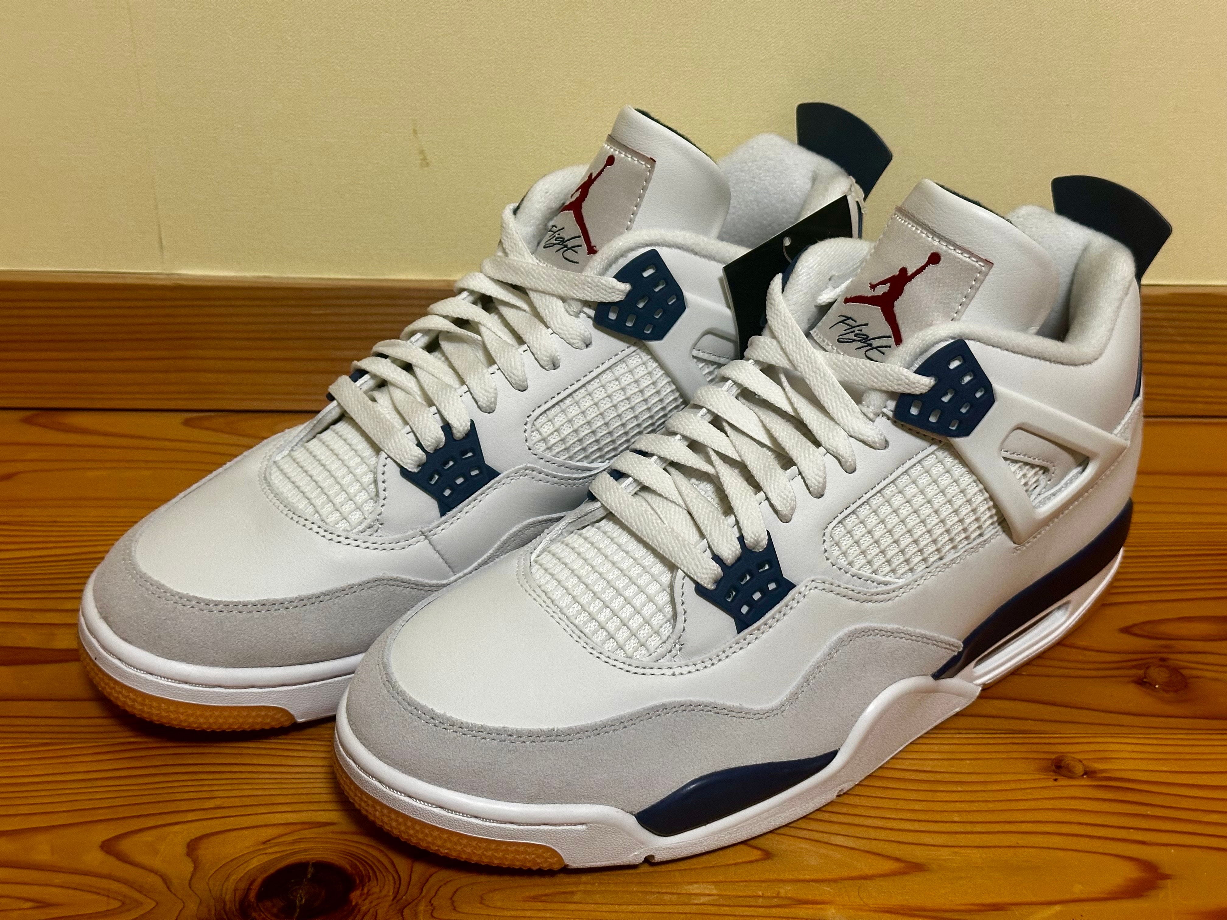 Nike SB Air Jordan 4 Retro SP "Summit White/Navy"