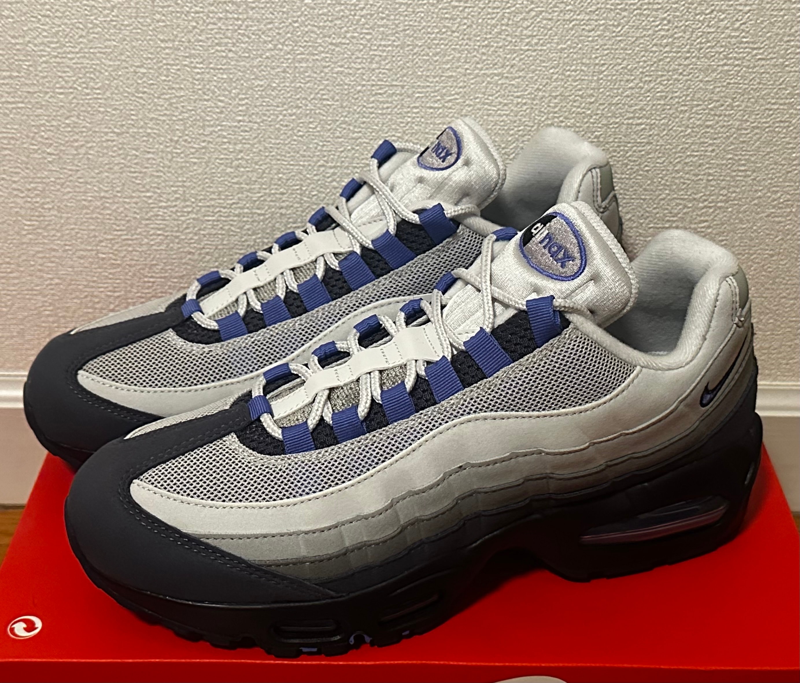 ナイキ エアマックス95 ビッグバブル OG "フォトンダスト/ダークレーズン/ペンシルポイント/サファイア"