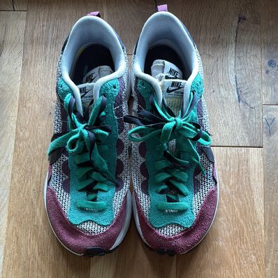 sacai × Nike Vapor Waffle "String/Red/Green"